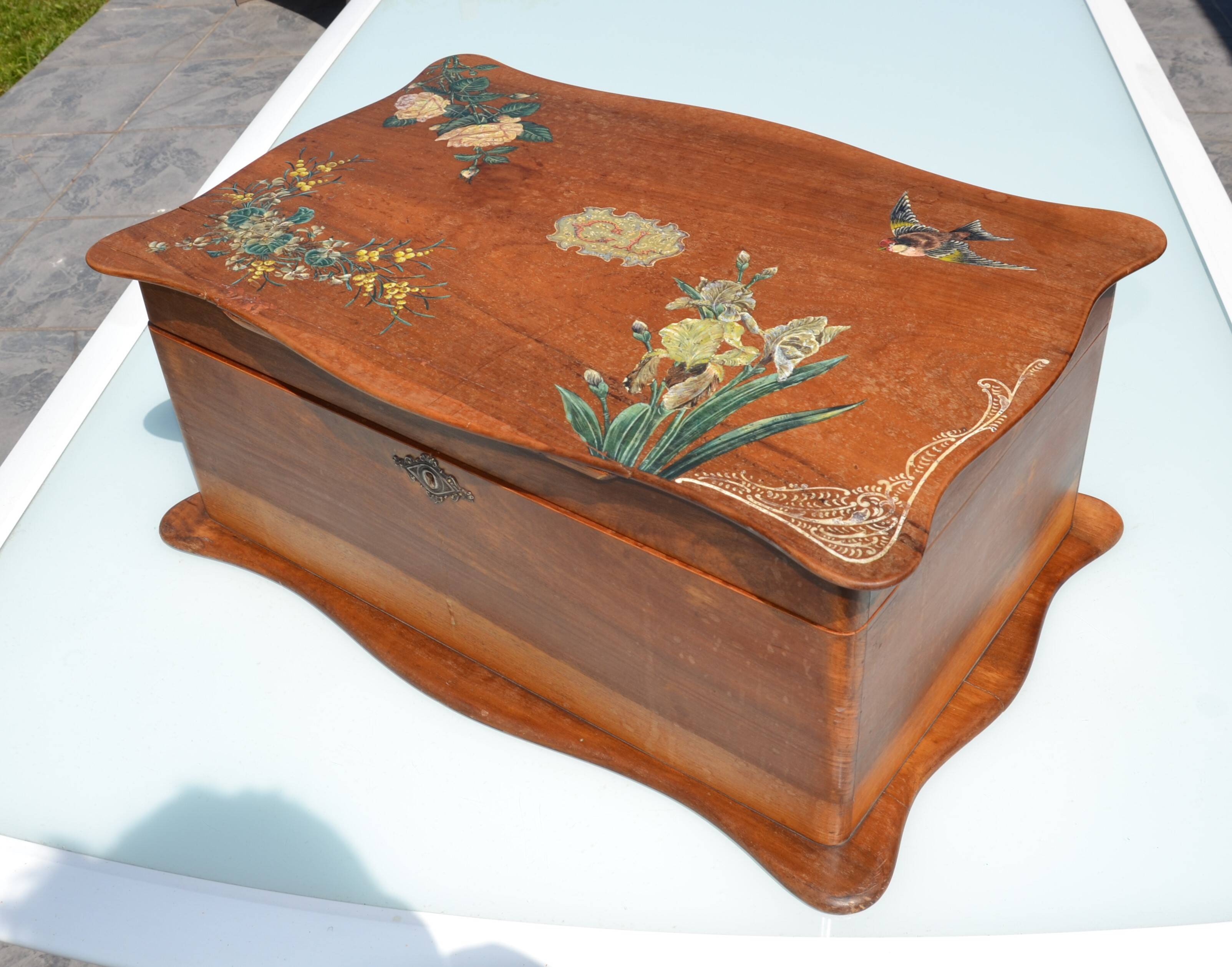 Ancien coffret peint/boîte à ouvrages/bijoux monogrammé CL