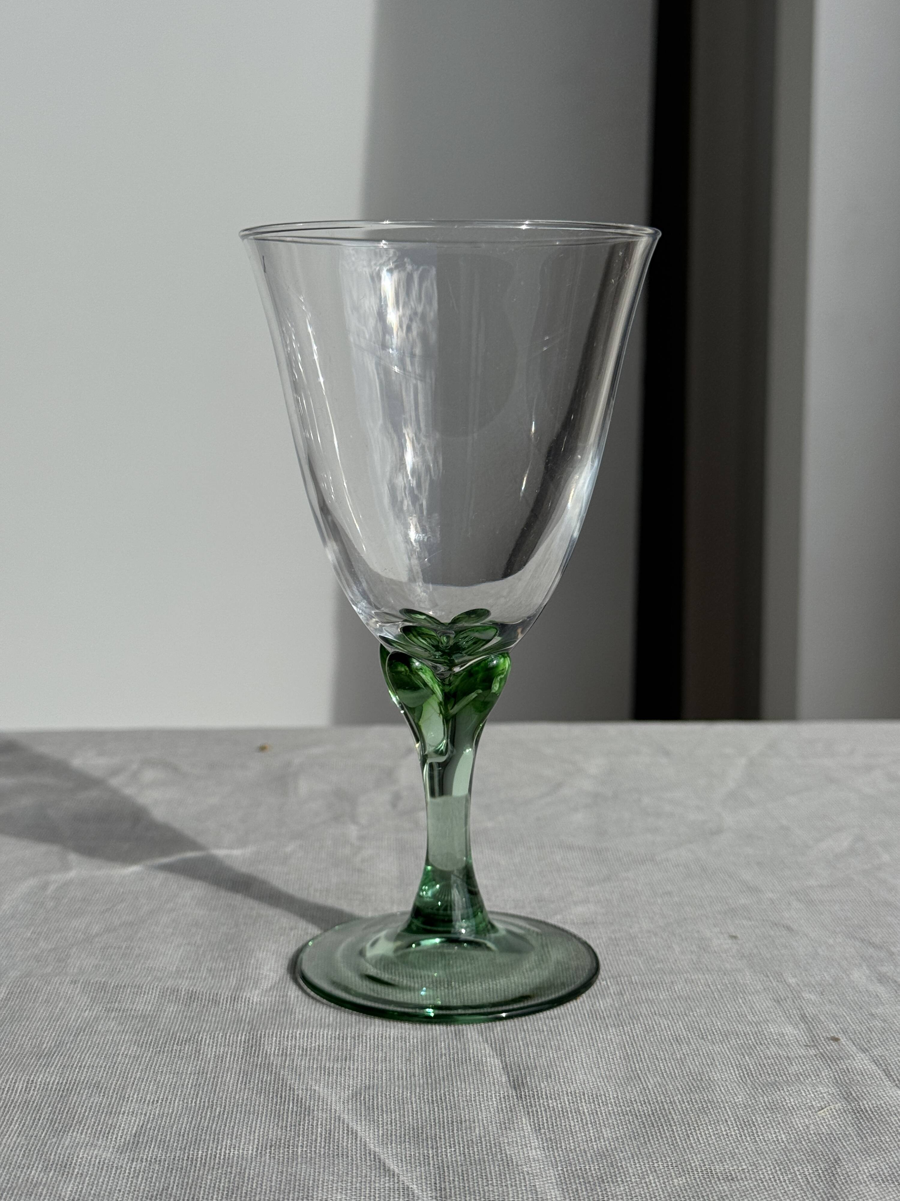 Set of 4 vintage green stemmed glasses H16