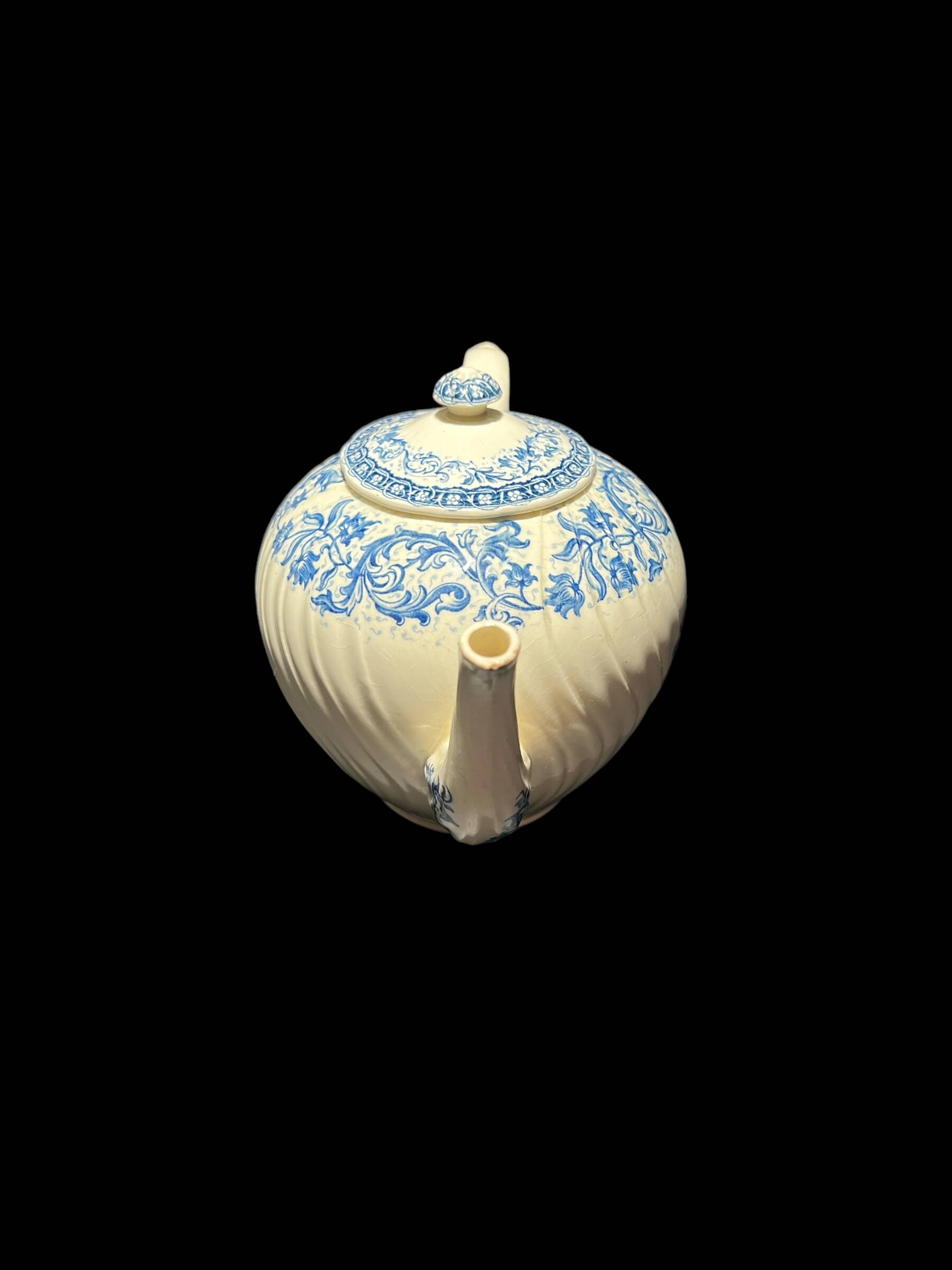 Gien porcelain teapot