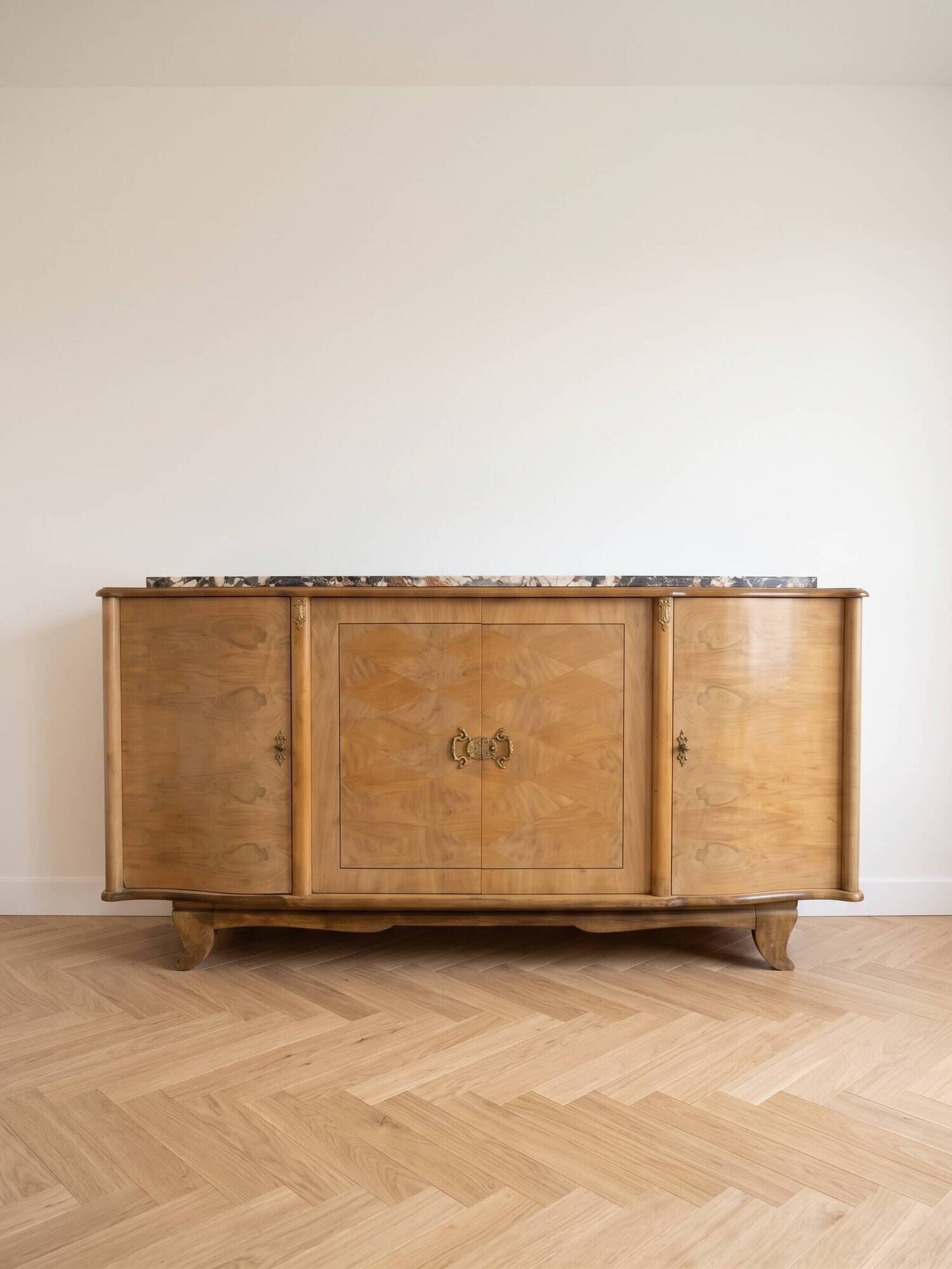 Art Deco buffet in light wood and marble