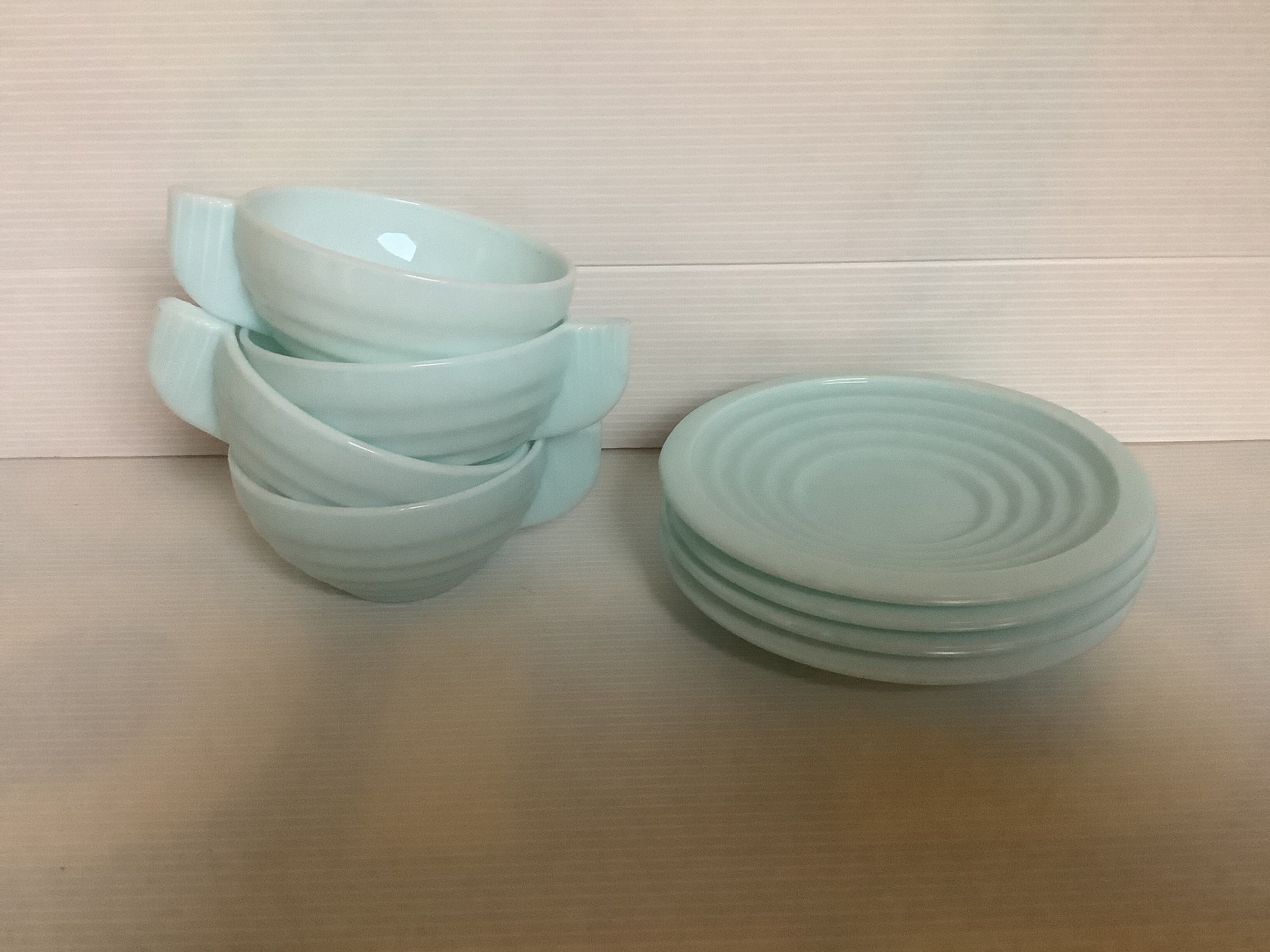 8 old Art Deco style mint cups
