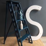 Deco library stepladder