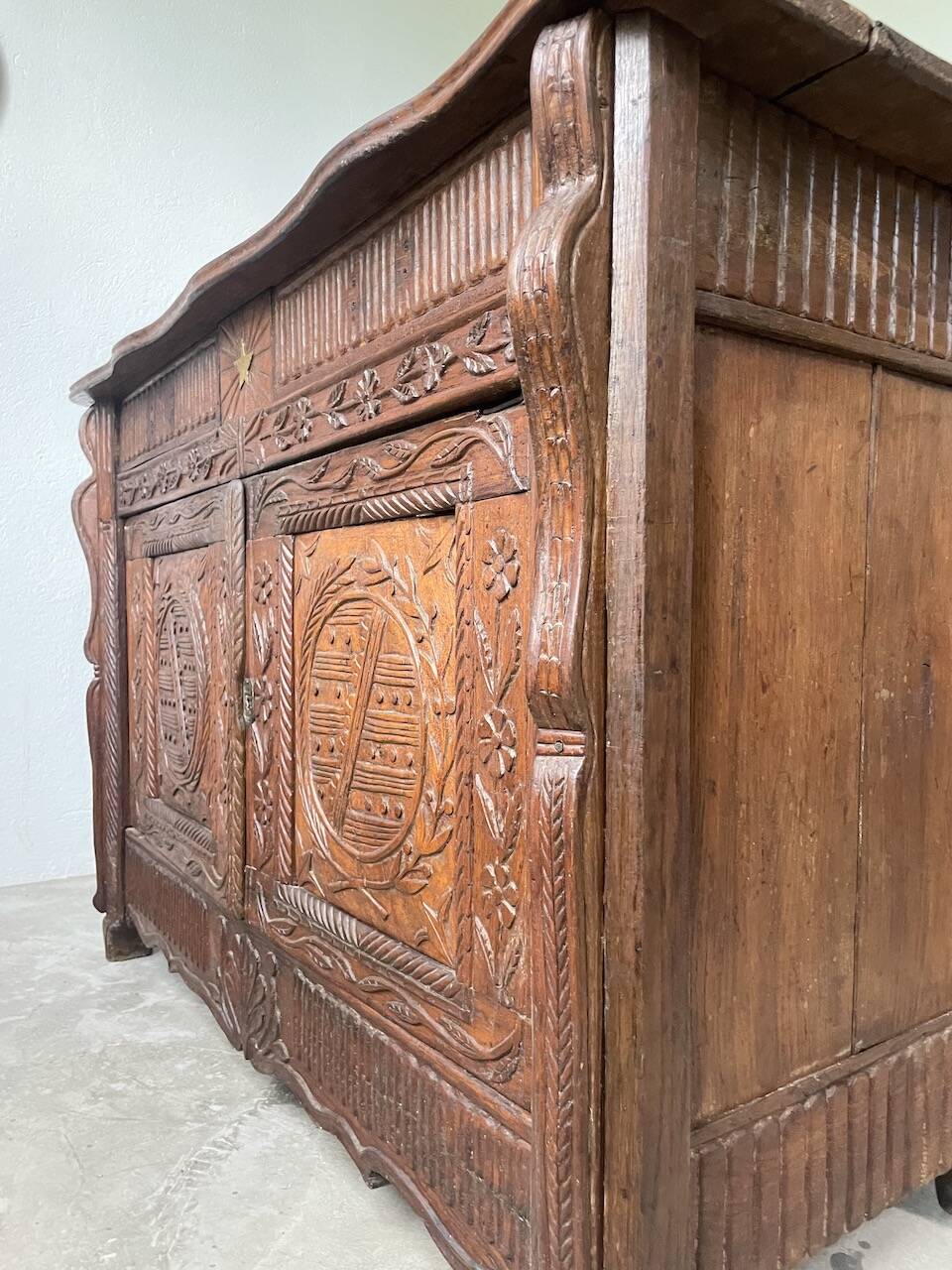 Auvergne brutalist folk art furniture 1890