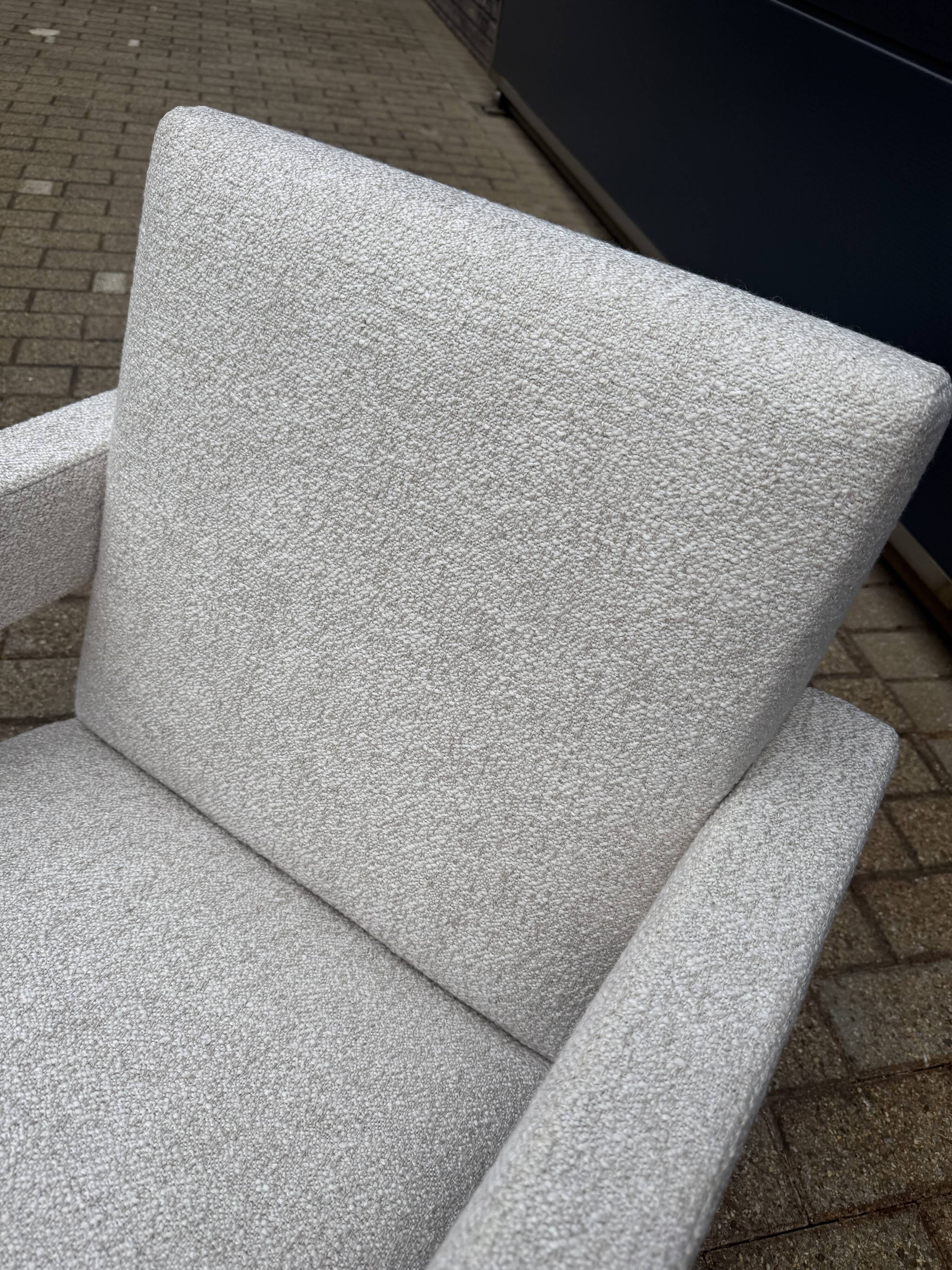 Cassina Utrecht chair in Beige Bouclé, Gerrit Rietveld, in NEW CONDITION!!