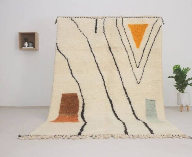 Beni Ouarain Berber rug, nomadic lines, 3*2m.
