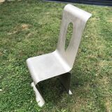 Chaise en métal