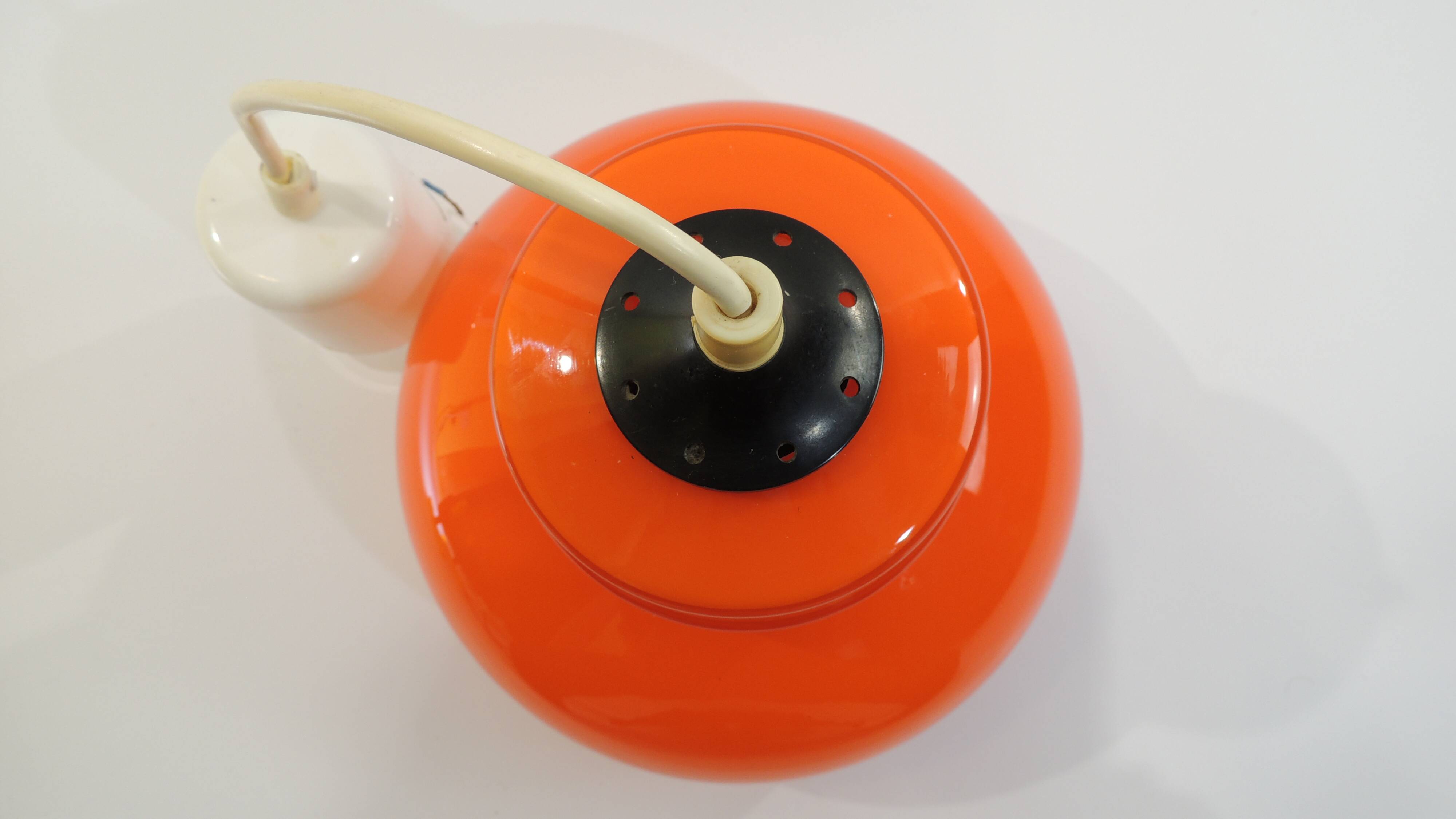 Vintage pendant light in Orange opaline/space era/vintage