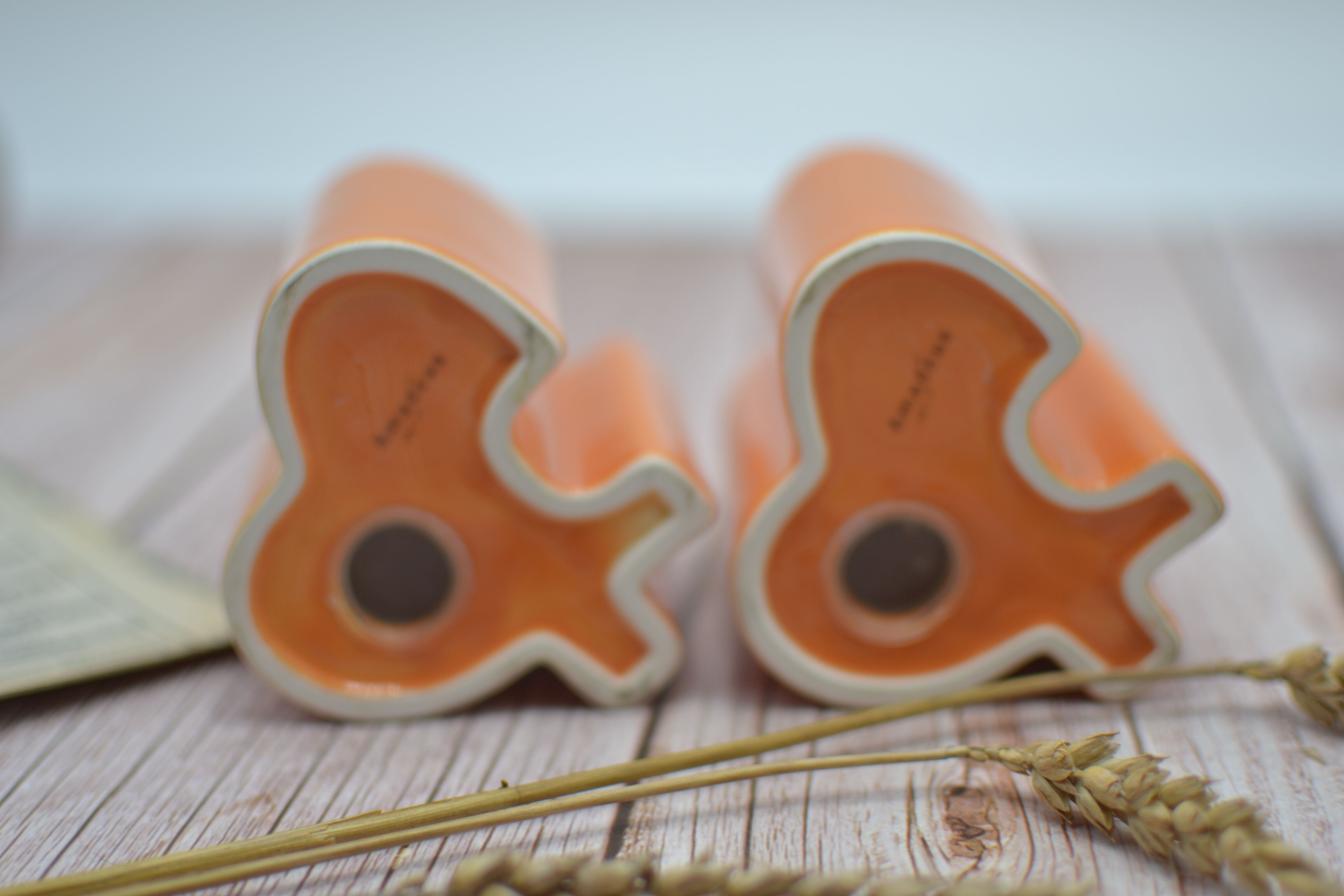 Orange-interlocking Amadeus salt and pepper shaker