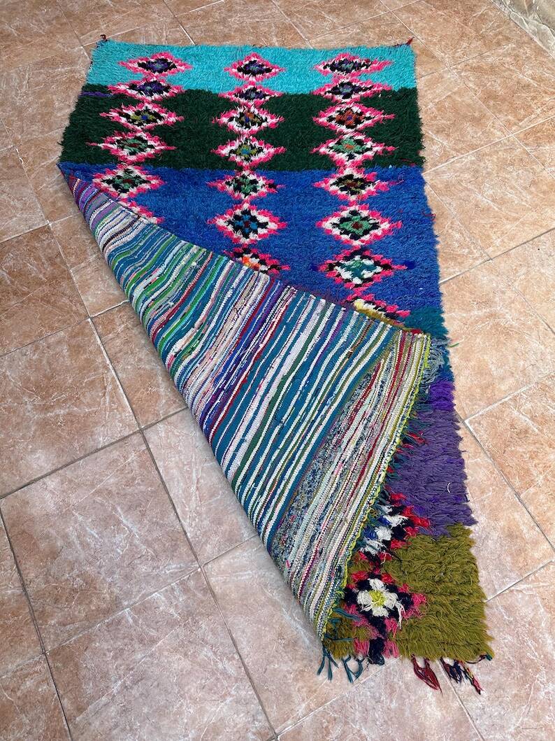 Small vintage Boujaad rug: Abstract Moroccan Boucherouite rug