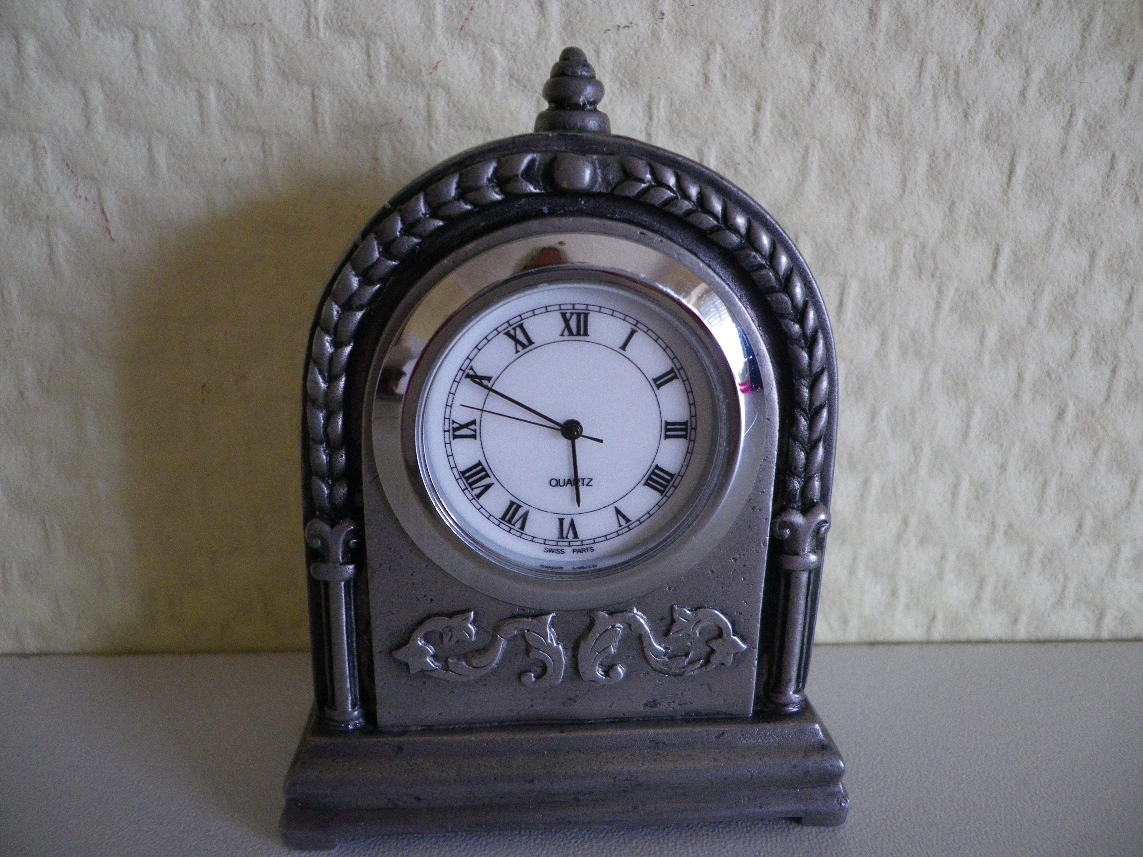 Tin miniature hanging - E.S. Swiss Part