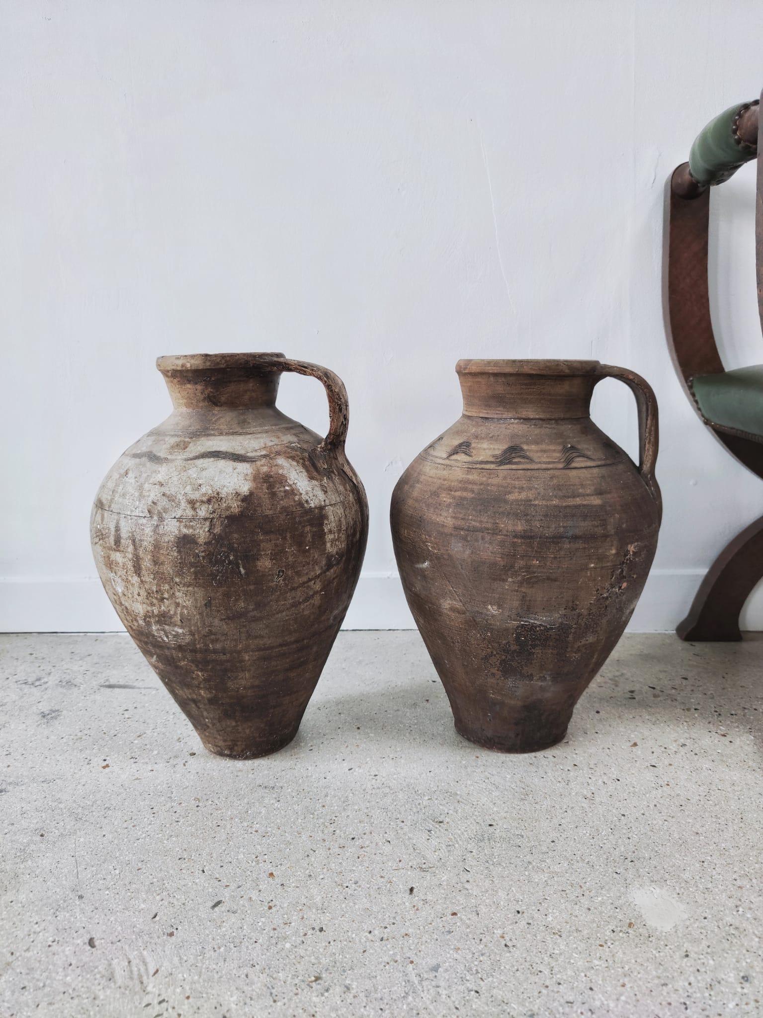 Terracotta amphora (clear) H:42cm