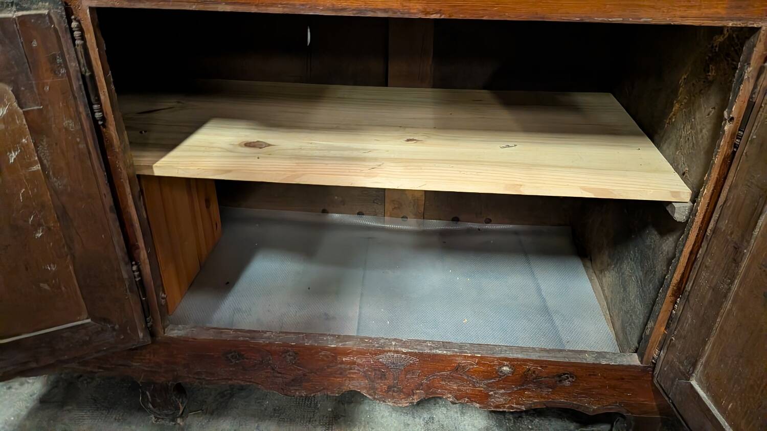 Rare Louis XV enfilade with 6 doors