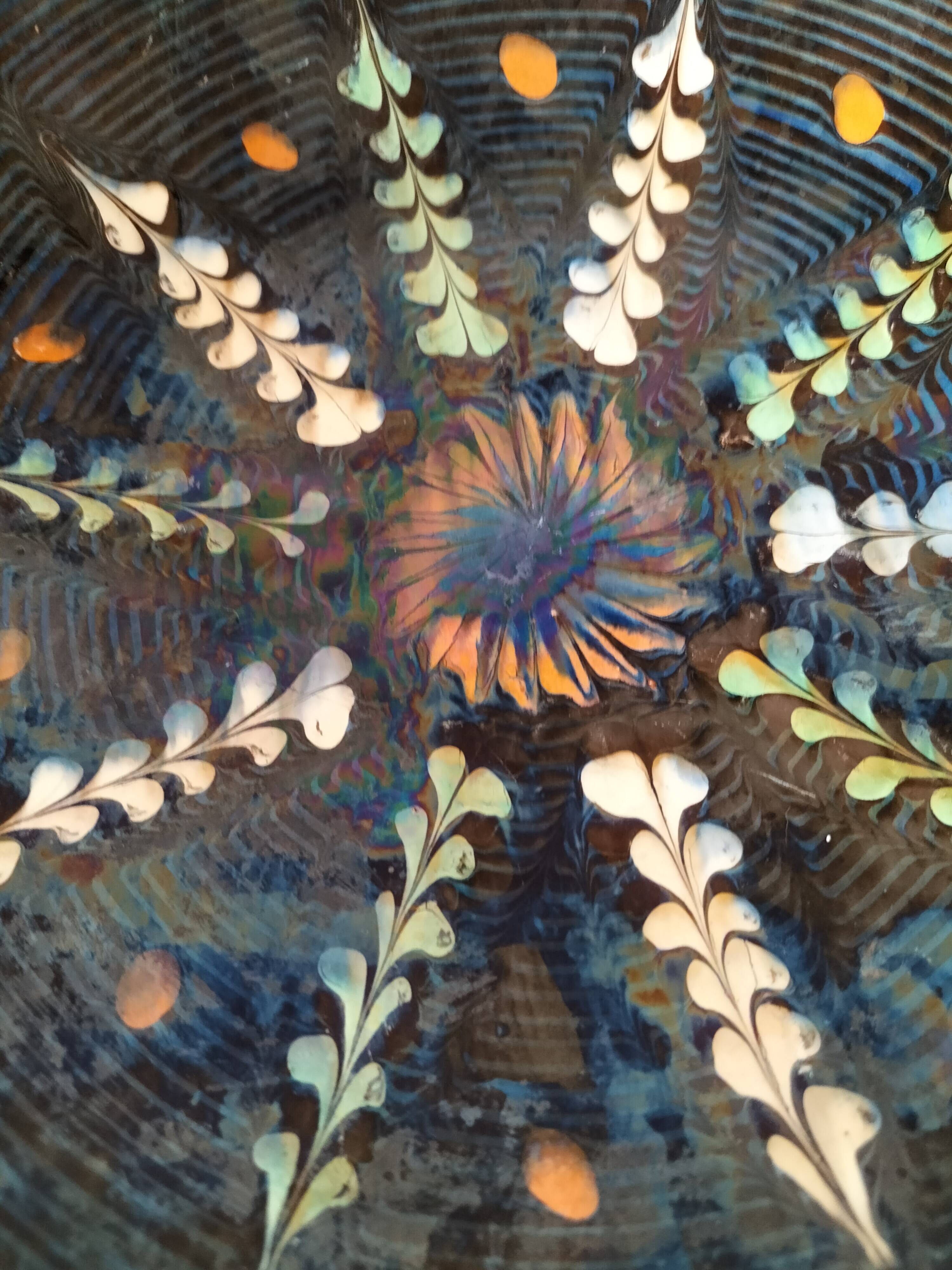 Large handcrafted glazed bowl – radiant floral decoration