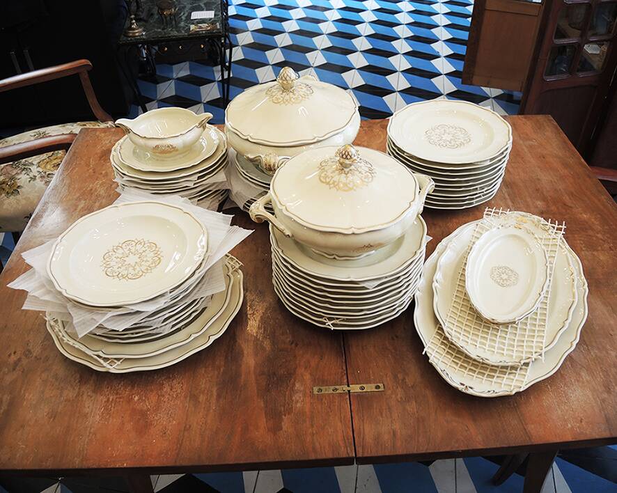 Service de vaisselle « ancienne Fabrique Royale » - 57 pièces