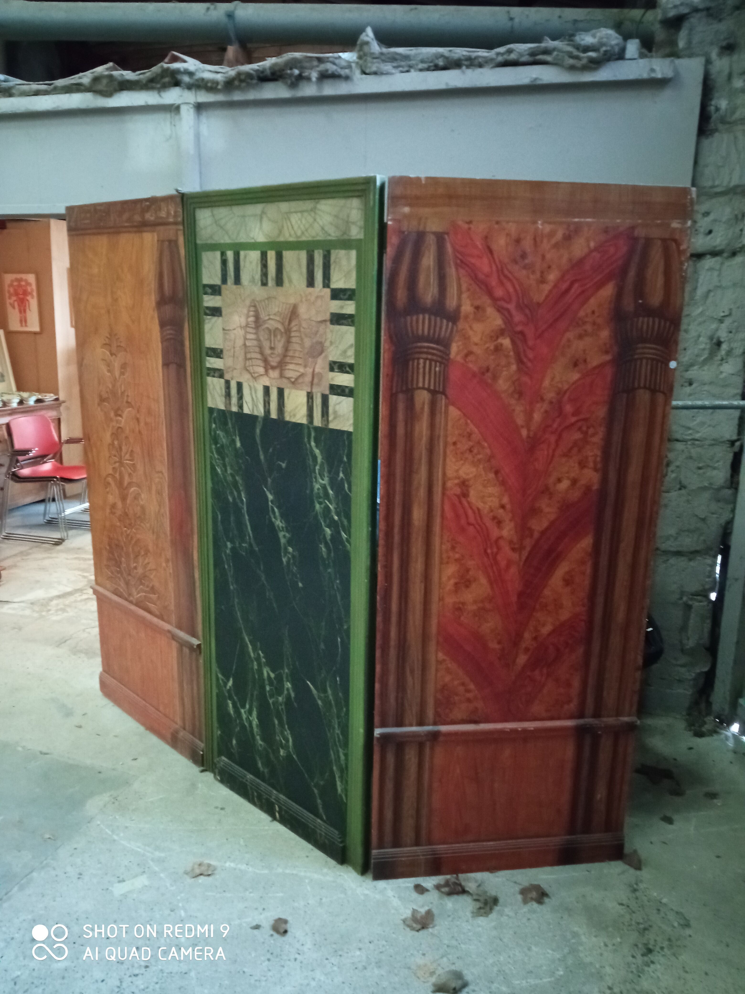 Trompe l'oeil screen