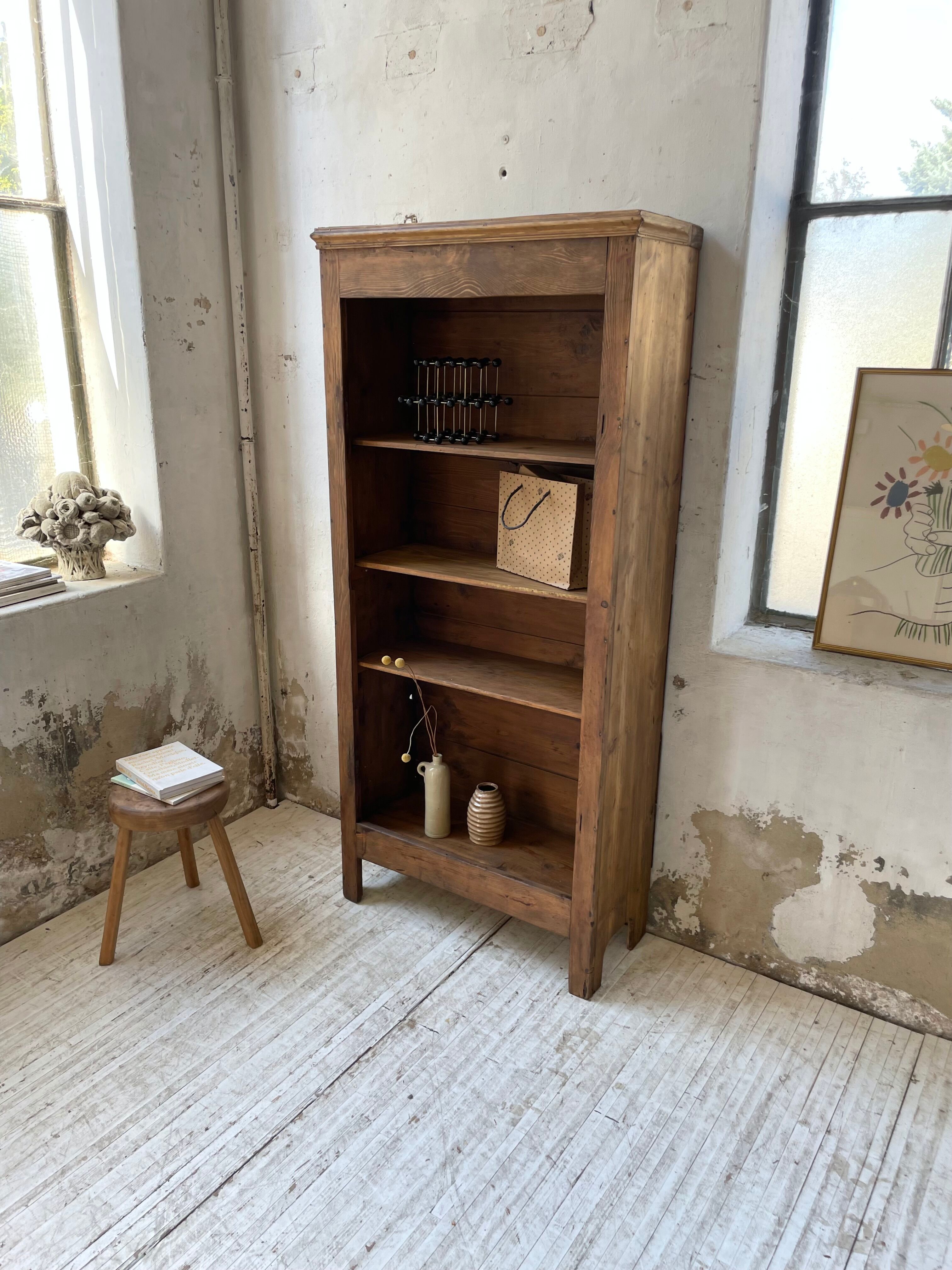 Library bonnetière pine