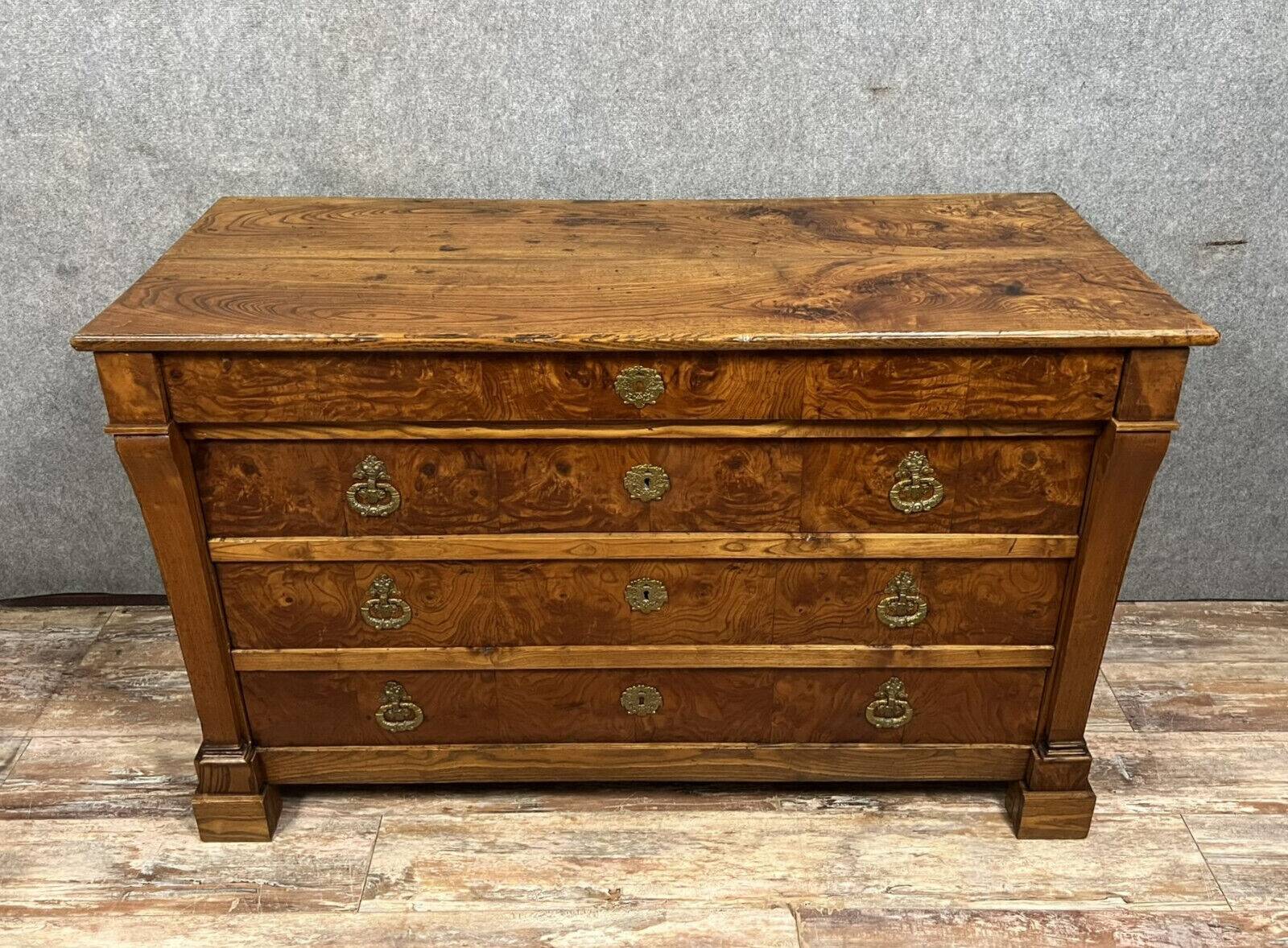 Commode époque Empire en orme circa 1810-1820