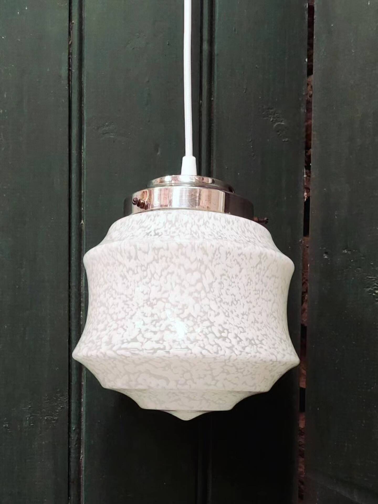 White Clichy glass pendant