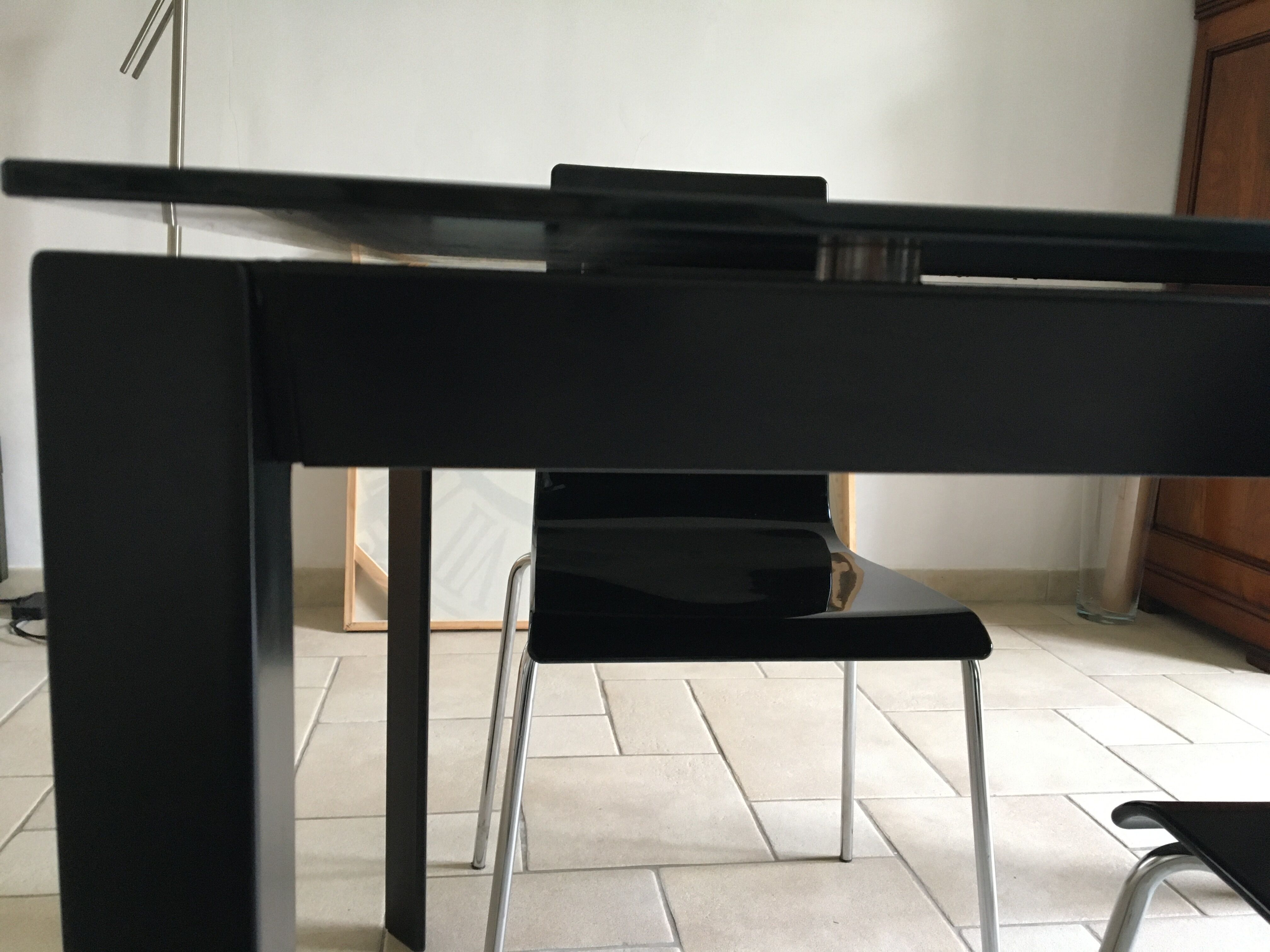 Stretch table in tempered glass HABITAT model Rio