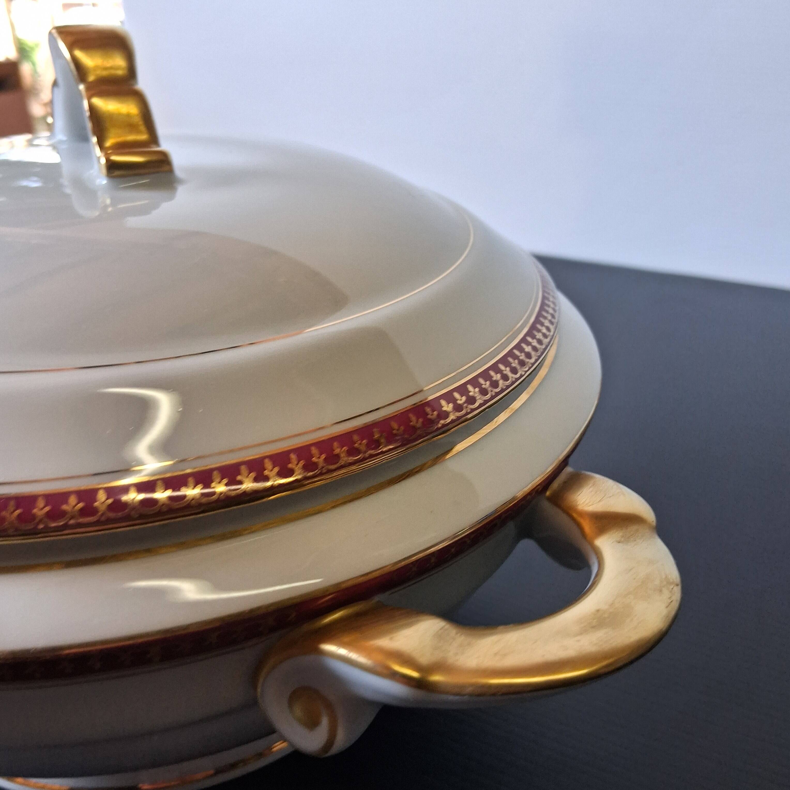 Soupière en porcelaine de chez Chastagner et Cie en très état