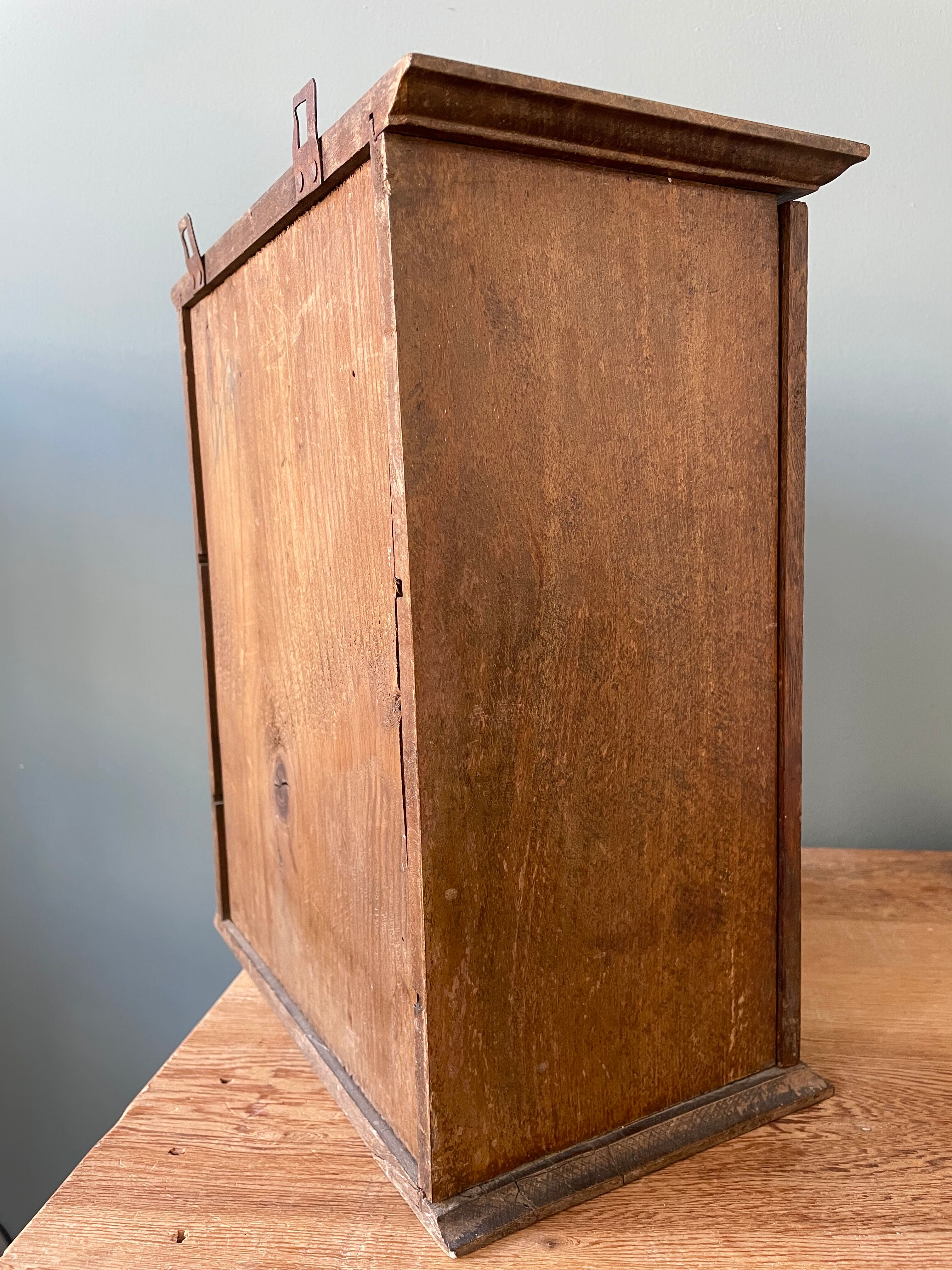 Art Nouveau toilet cabinet