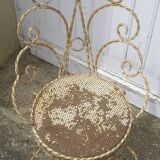 Set of 2 garden chairs and wrought iron pedestal table