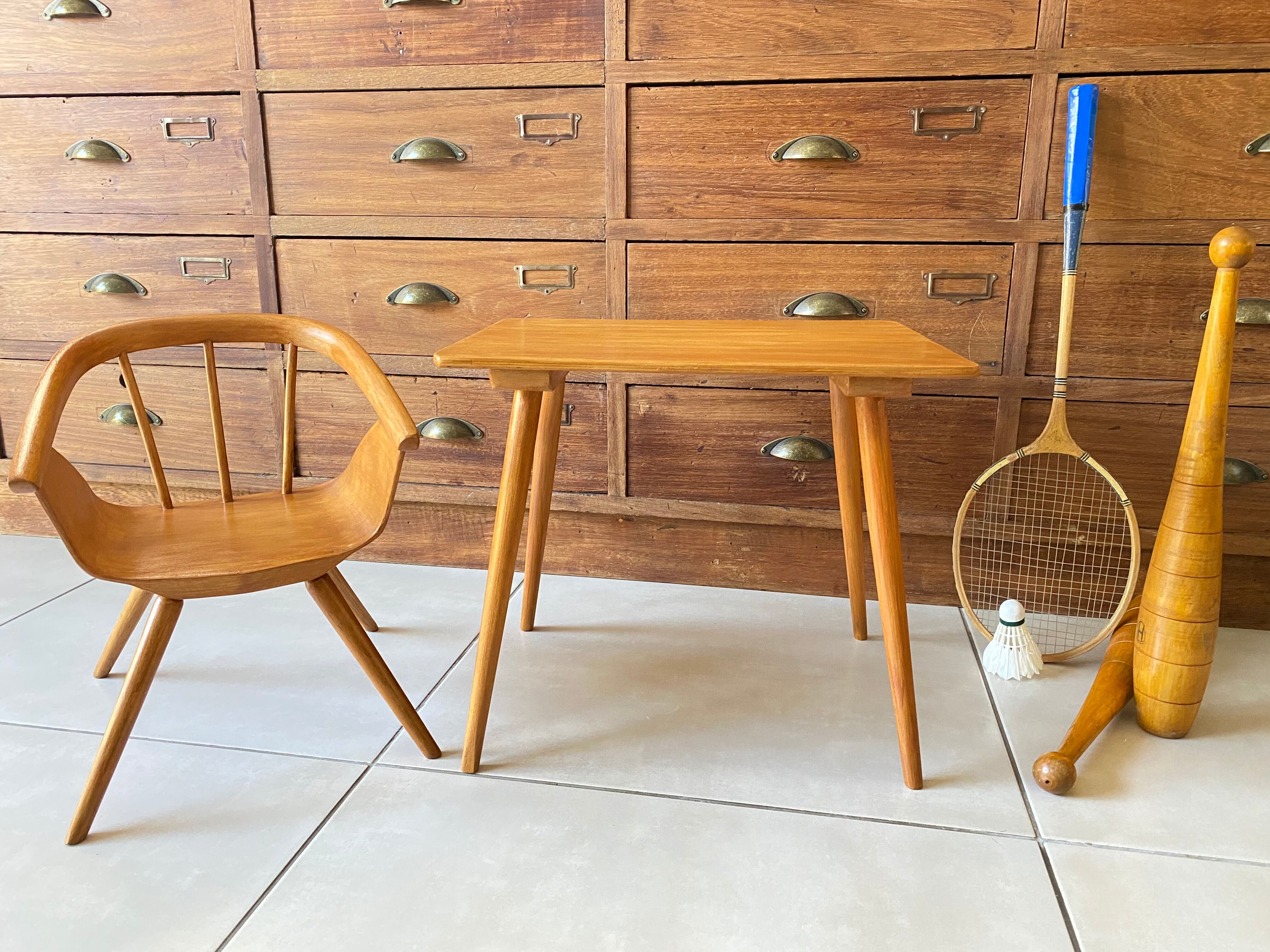 Ensemble bureau et fauteuil enfant Baumann