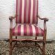 Paire de fauteuils Louis XIII retapissés