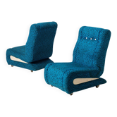 Ensemble de 2 fauteuils de salon de style futuriste en tissu bleu à motifs, années 1970.