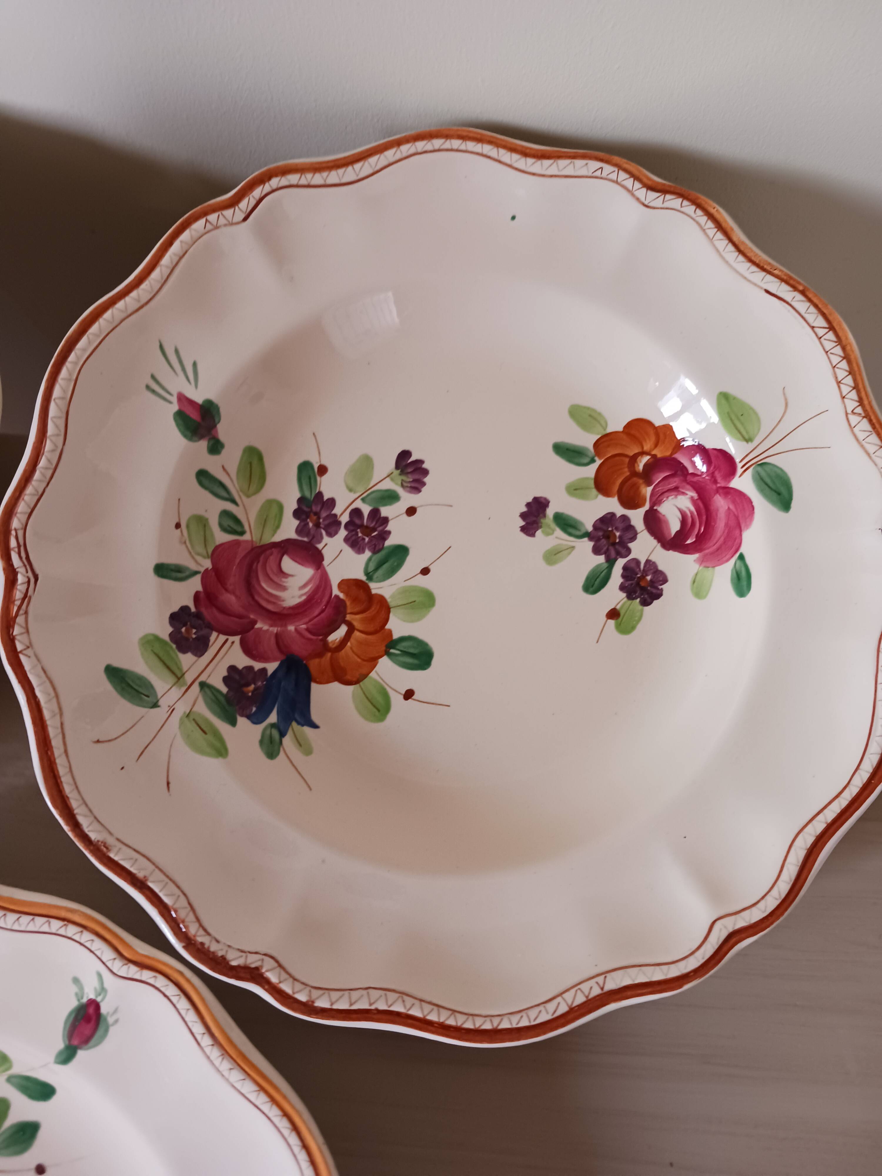 Assiettes Longchamp .