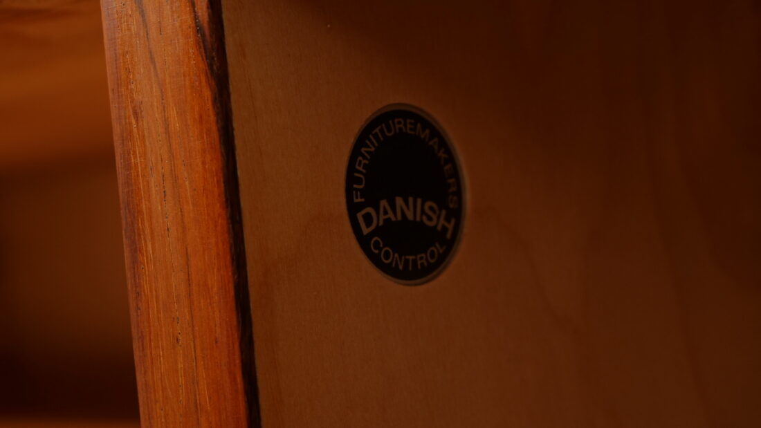 Buffet vintage | Bibliothèque | Meuble à vinyles | Palissandre | Hundevad pour Omann Jun