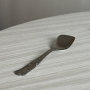 12 petites cuillères à dessert