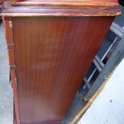 Scribanne bookcase in mahogany veneer English work of the twentieth century