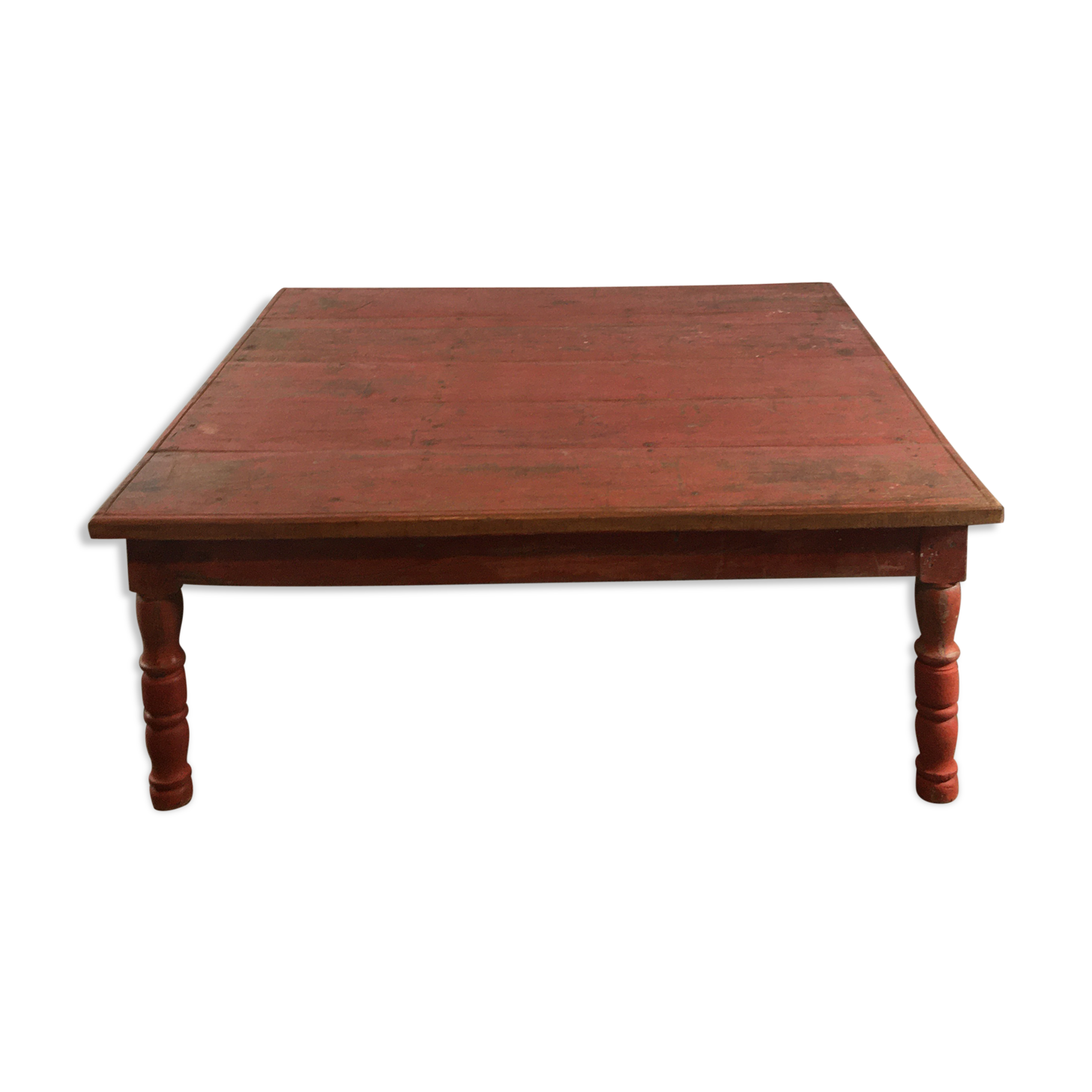 Red laqué wooden coffee table