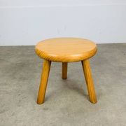 Tripod stool in pine, solid wood, vintage, mountain chalet style.