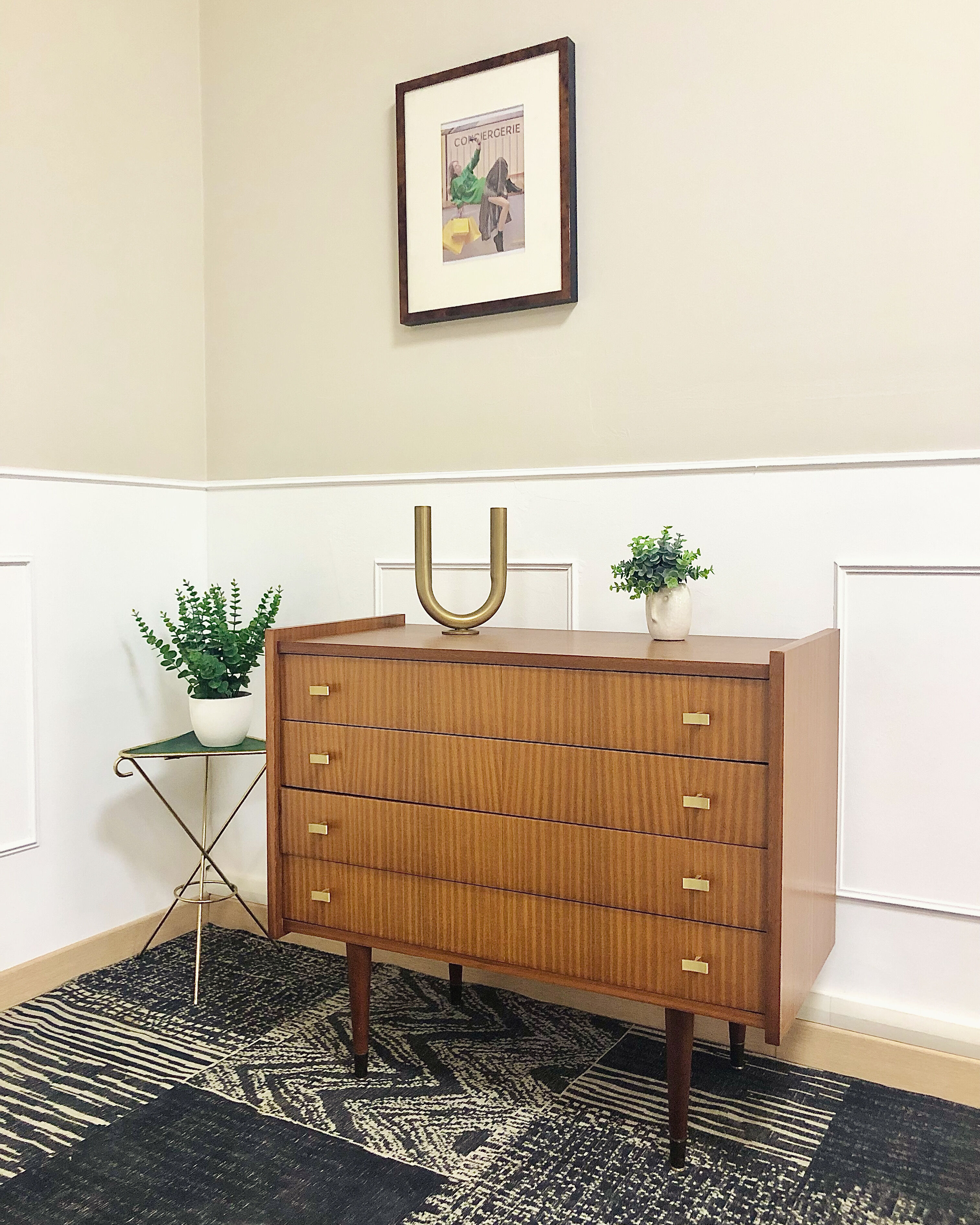 Vintage chest of drawers spindle feet