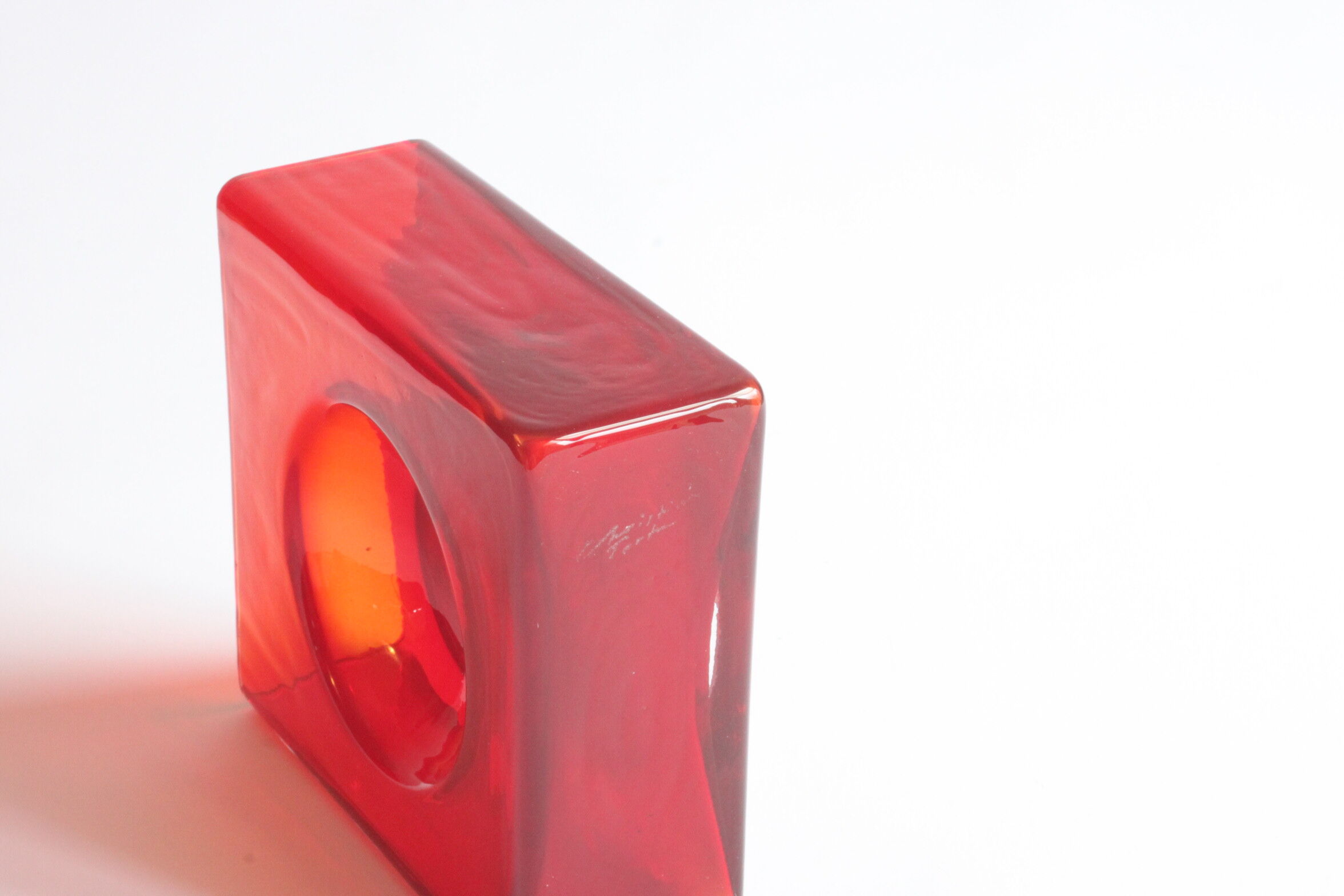 Diabolo red lens vase by Christian Tortu