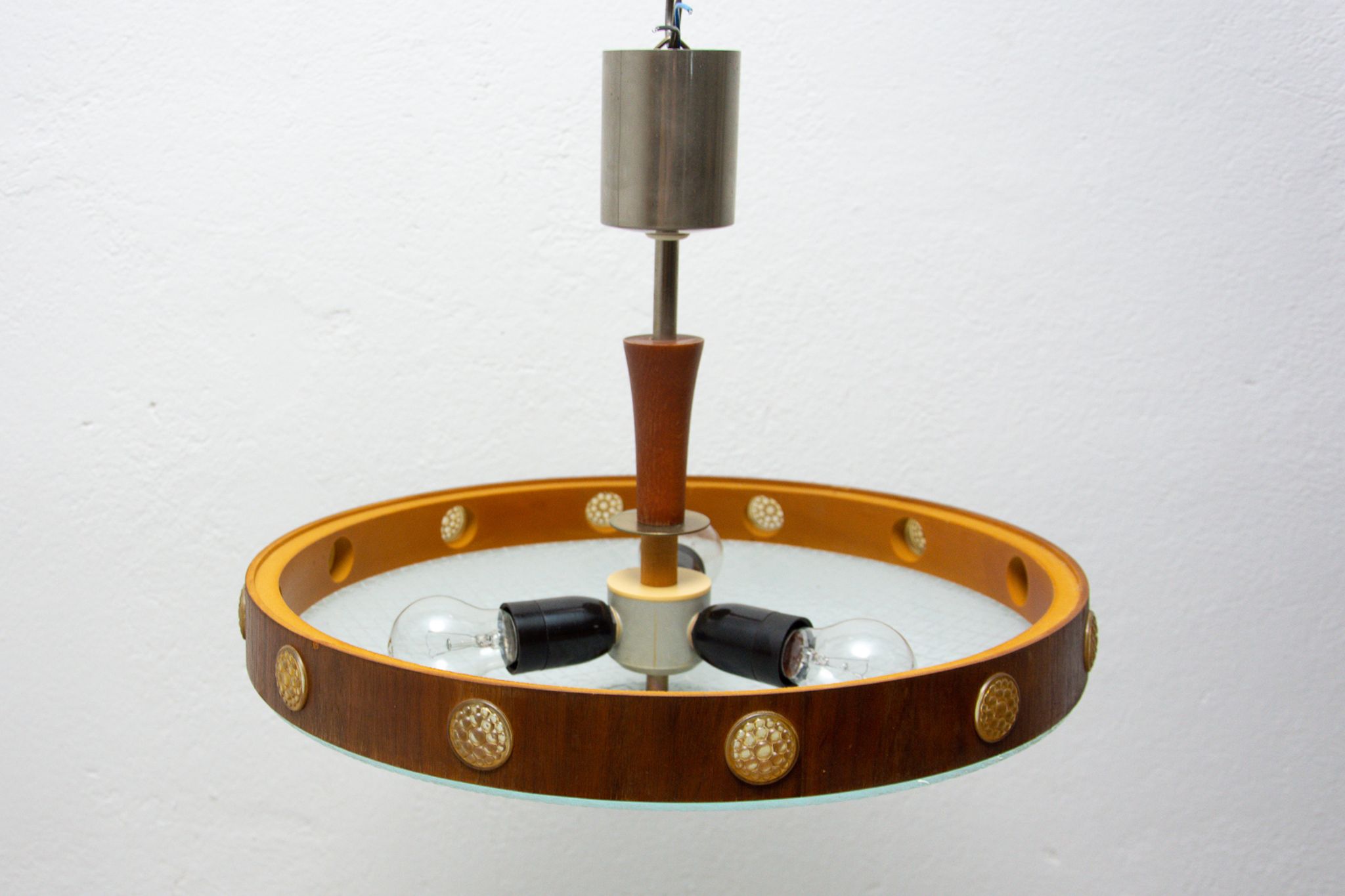 Suspension moderniste du milieu du siècle, Tchécoslovaquie, années 1960