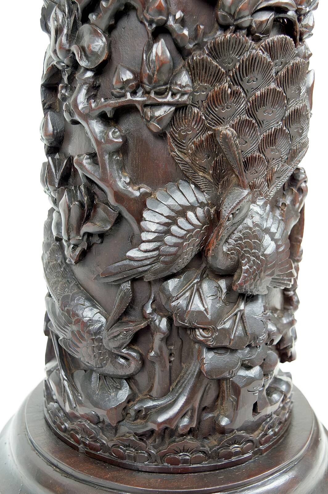 Important high Asian column / saddle in carved wood, circa 1880, Indochina
