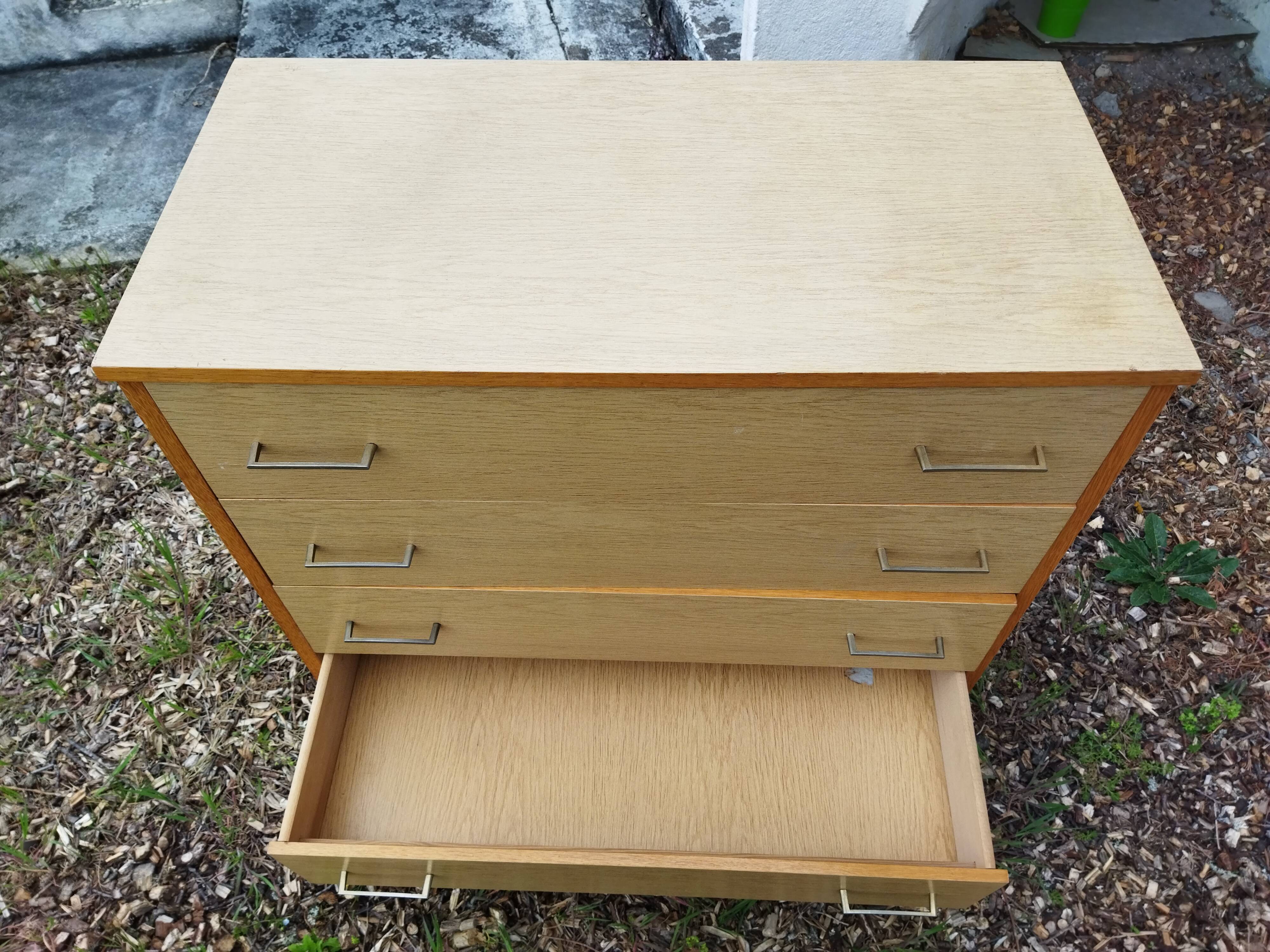 Vintage chest of drawers