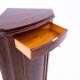 Commode d'angle en acajou, Europe du Nord, fin du XIXe siècle.