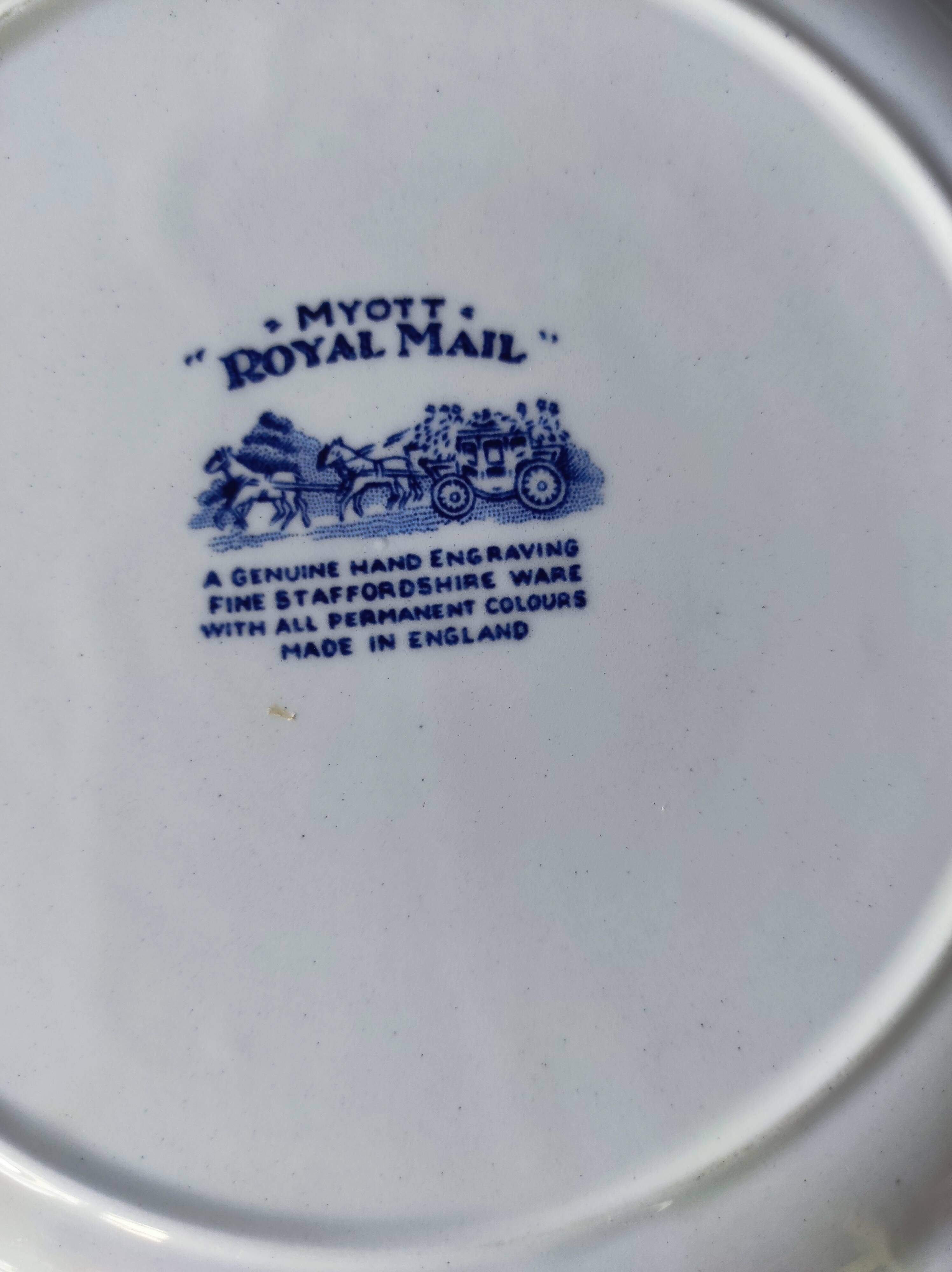 Set of 5 Myott Royal Maine dinner plates.