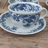 6 tea cups and saucers