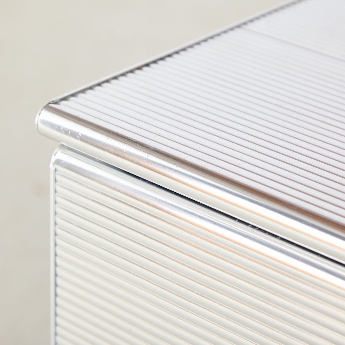 2000s aluminium drawers