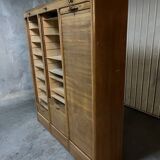 Curtain cabinet