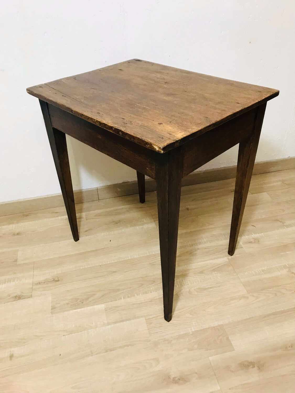 Wooden desk table
