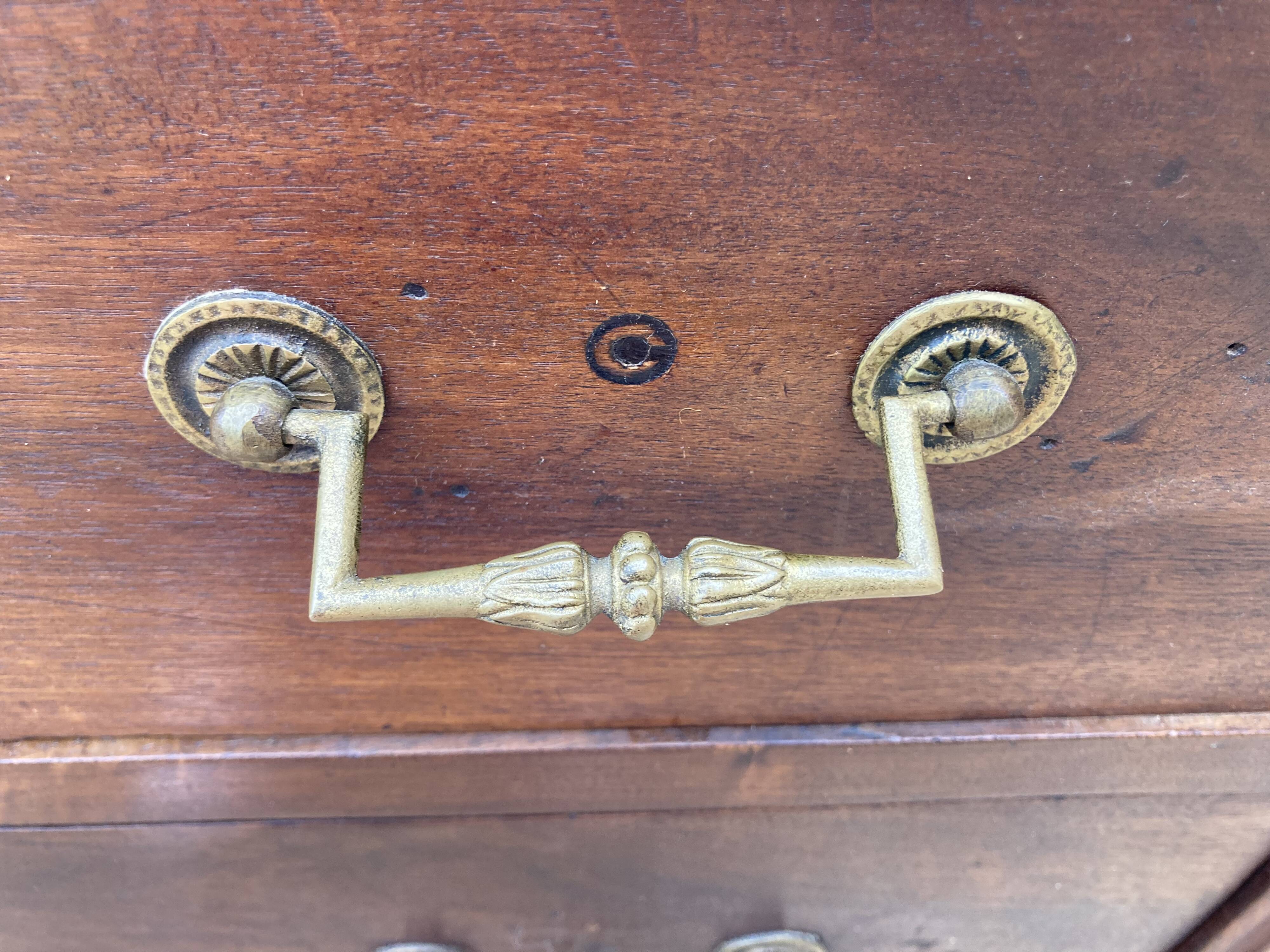 Louis XVI chest of drawers in walnut