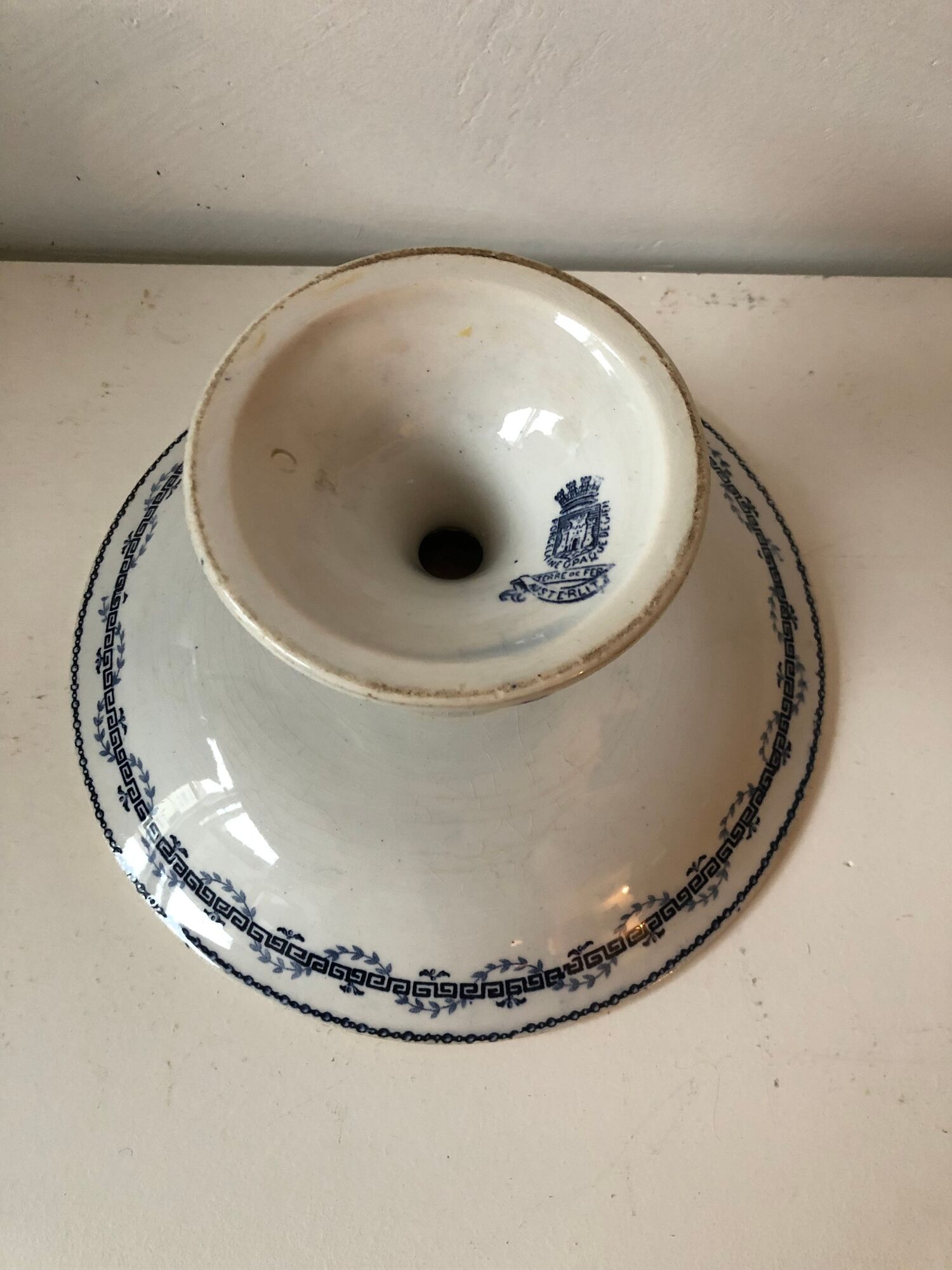 Dish porcelain of Gien
