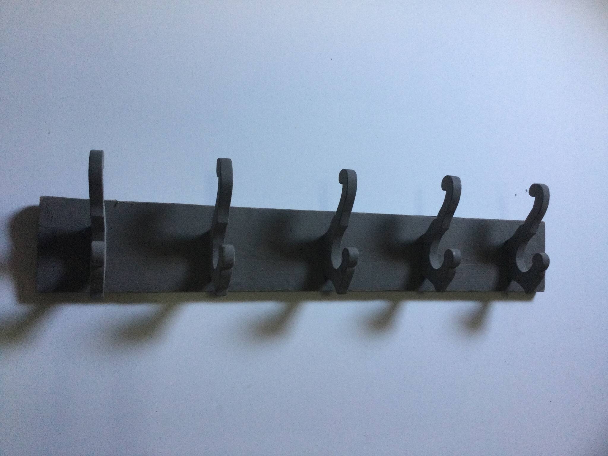 Porte manteau  ancien bois peint 5 patères