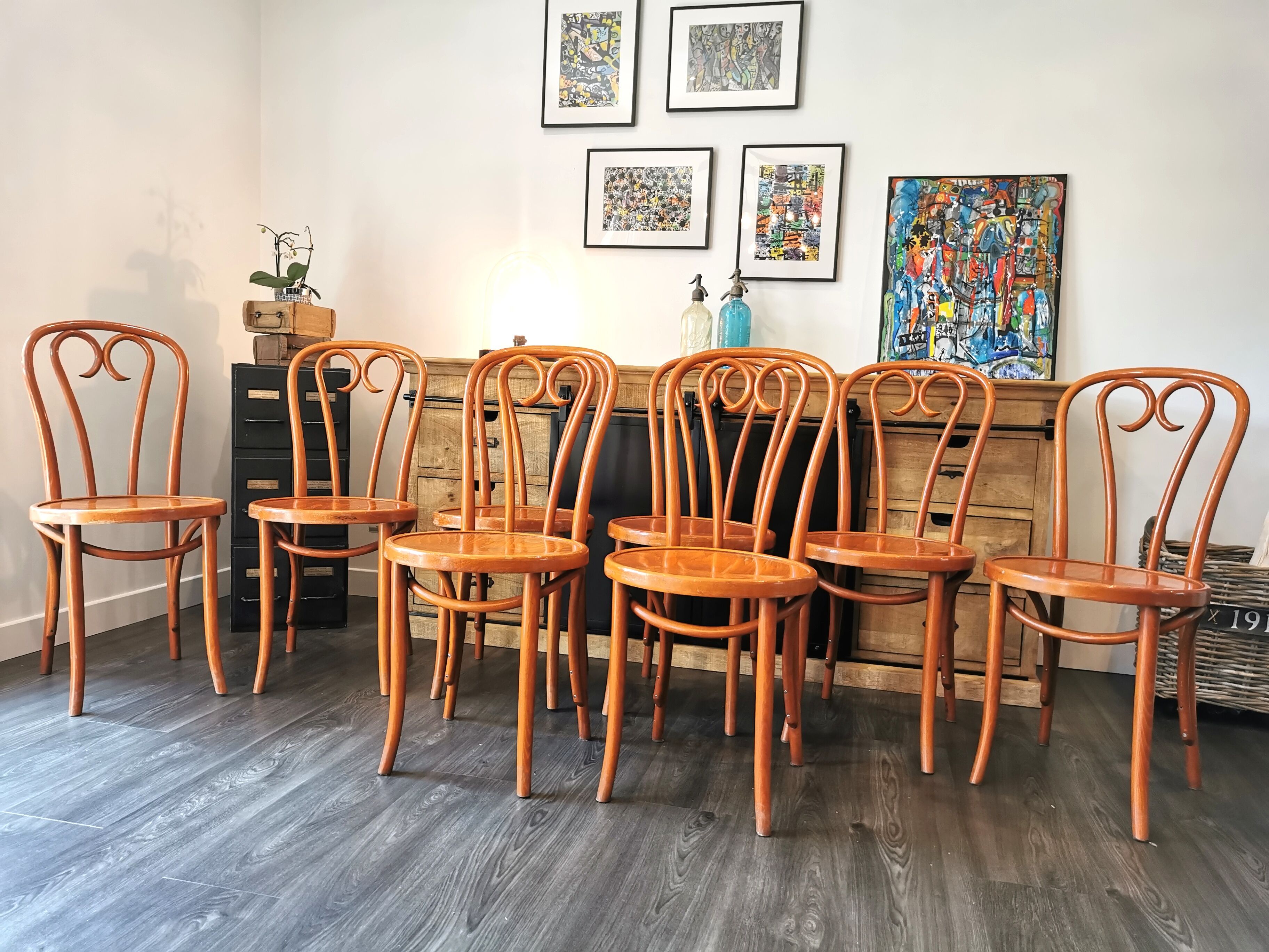 8 chaises bistrot